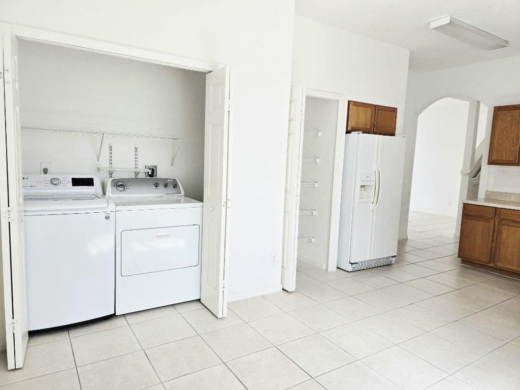 KENSINGTON MANOR - Residential