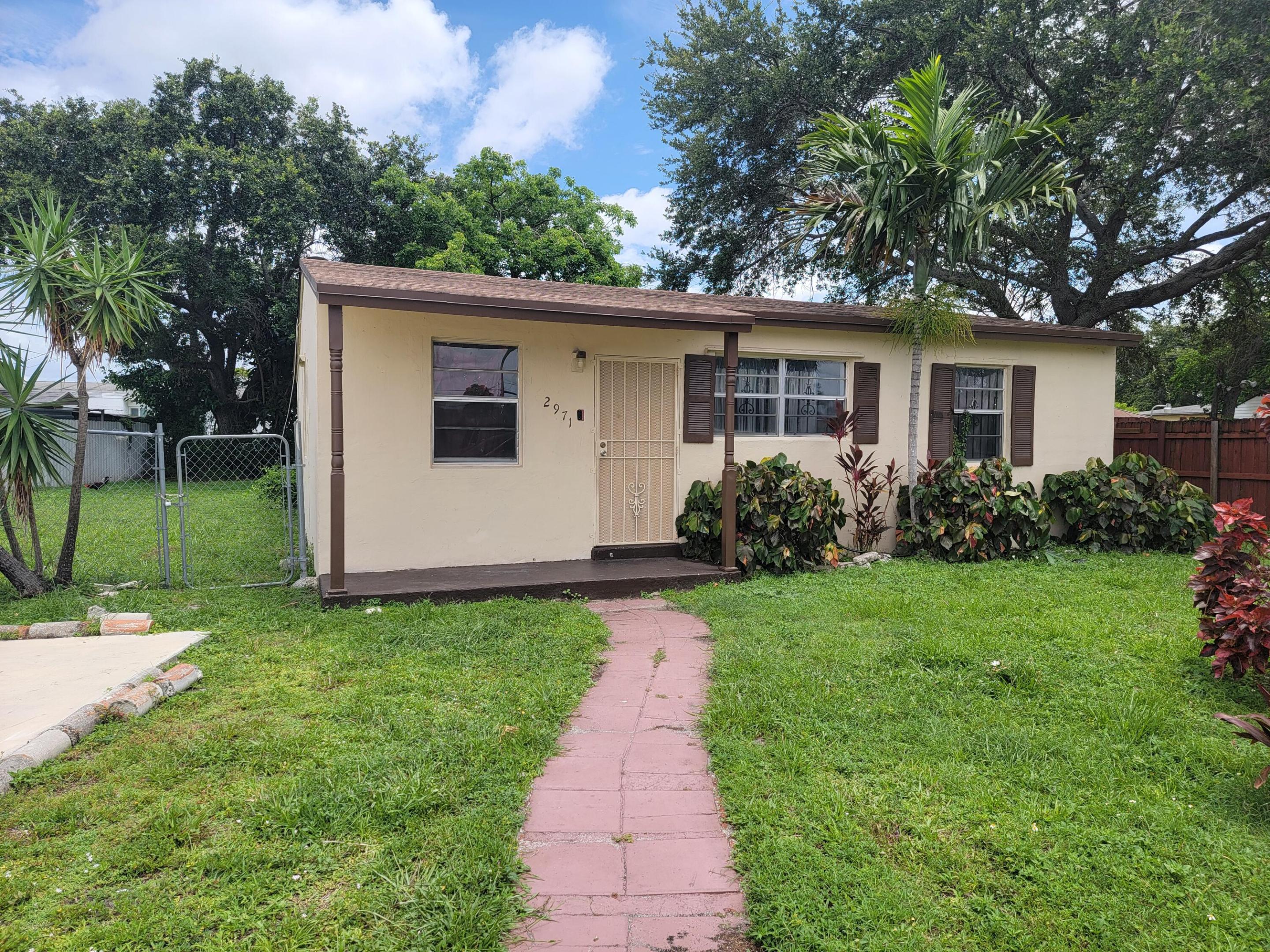 PINE TREE PARK 1ST ADDN - Residential Lease