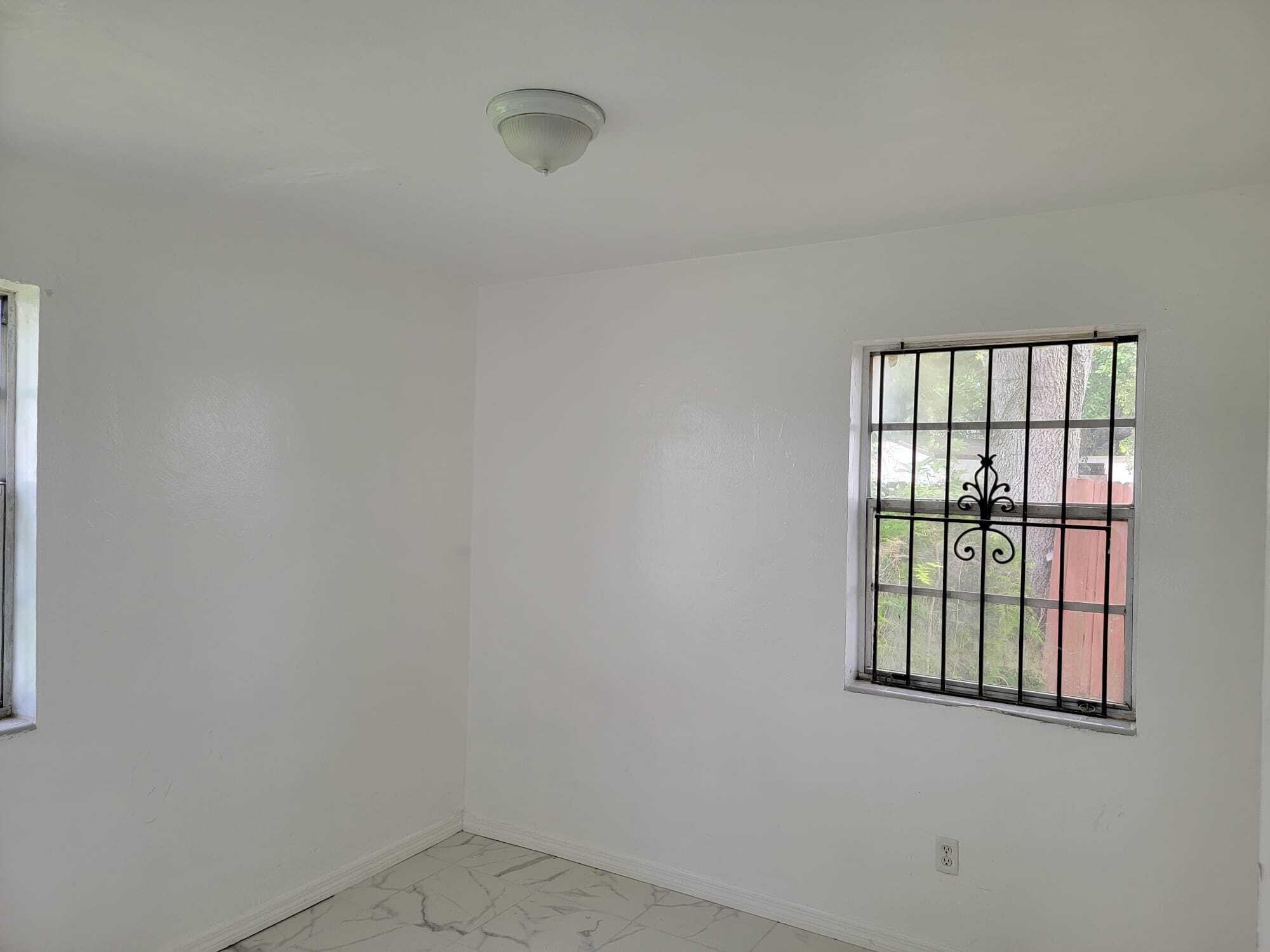 PINE TREE PARK 1ST ADDN - Residential Lease