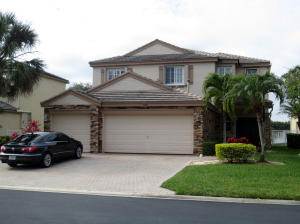 FABULOUS 5 BEDROOM + DEN POOL AND LAKEFRONT HOME IN THOROUGHBRED LAKES. BREATHTAKING VIEWS AS YOU ENTER THE HOME. YOUR EYES WILL TAKE YOU TO THE LARGE LAKE ON BACK AND POOL AREA. ONE BEDROOM AND FULL BATH DOWNSTAIRS. SPACE IS ONE OF THE GREAT ATTRIBUTES OF THIS GREAT FAMILY HOME, SURROUND SYSTEM, PLANTATION SHUTTERS THROUGHOUT, CROWN MOLDING, LARGE KITCHEN WITH CENTER ISLAND, GAS STOVE AND NICE APPLIANCE PACKAGE. CERAMIC TILE 1ST FLOOR AND WOOD ON SECOND STORY. THIS HOME FEATURES DOUBLE SINKS ON EVERY BATHROOM (EXCEPT THE ONE DOWNSTAIRS), THEY ARE VERY SPACIOUS AND THE AREAS OFFER ADDED PRIVACY. THIS HOME IS LOCATED IN CUL-DE-SAC AND FEATURES 3 CAR GARAGE. CALL TODAY AND BRING US YOUR BEST OFFER!!!