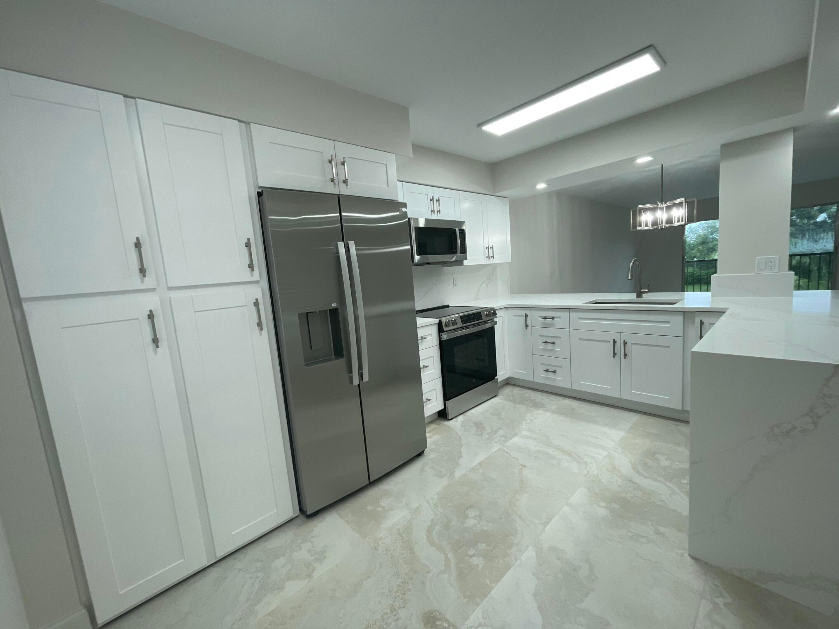 HUNTINGTON LAKES SEC FOUR CONDOS - Residential