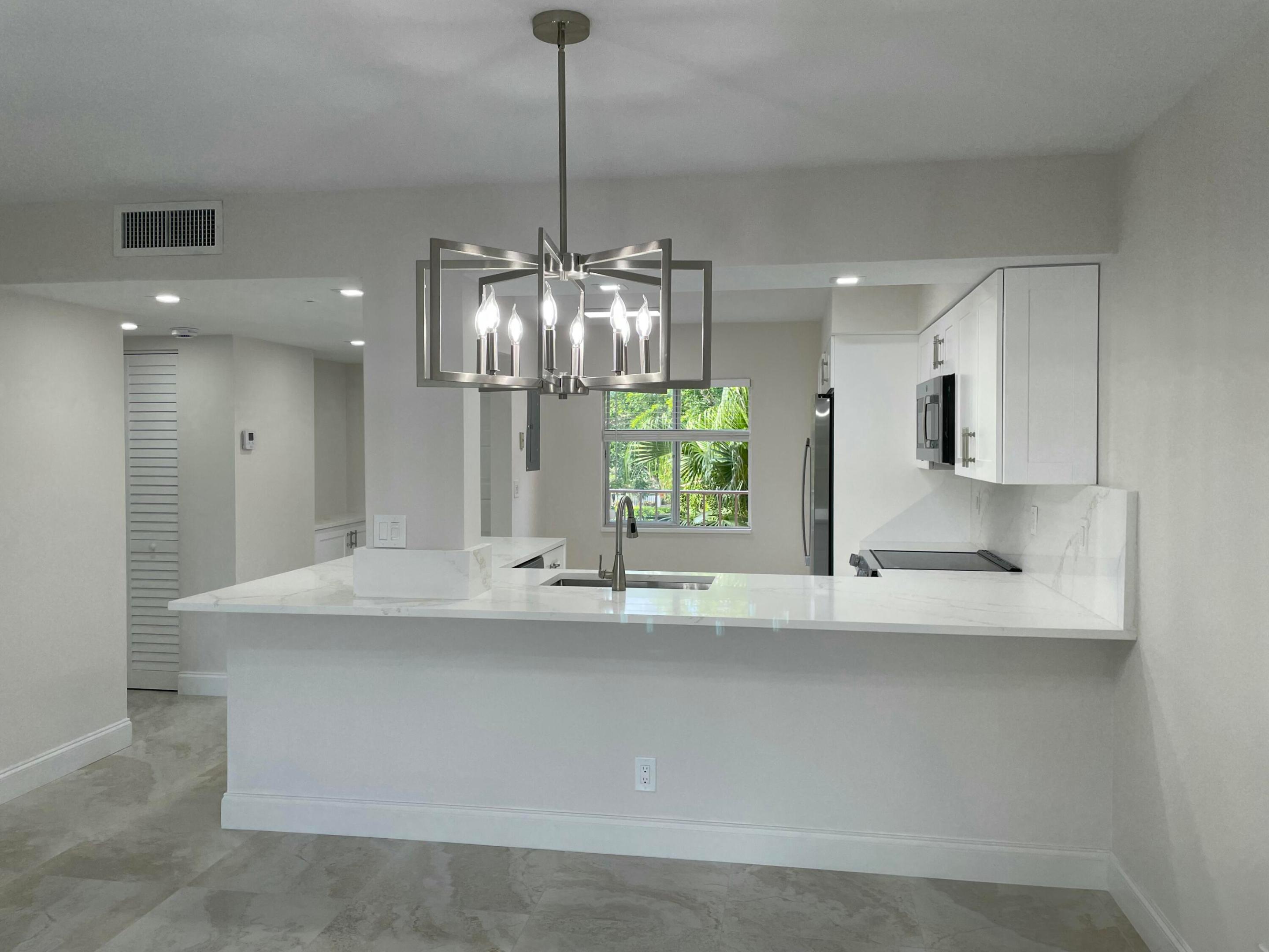HUNTINGTON LAKES SEC FOUR CONDOS - Residential