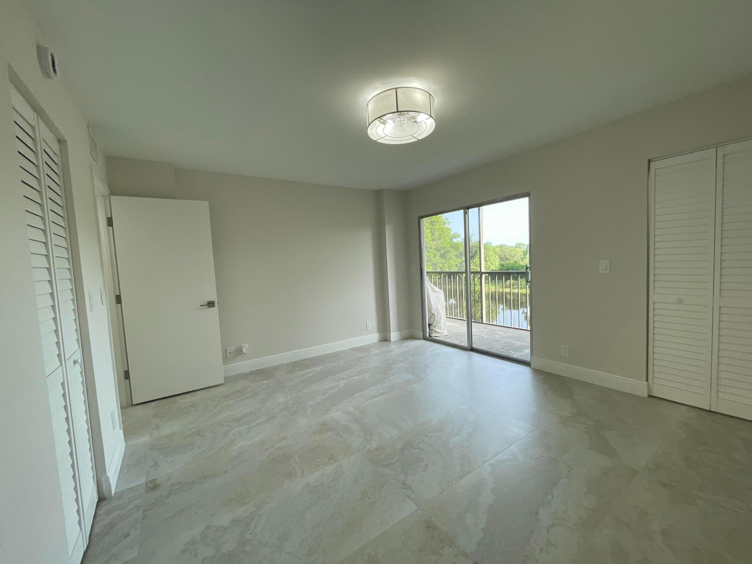 HUNTINGTON LAKES SEC FOUR CONDOS - Residential