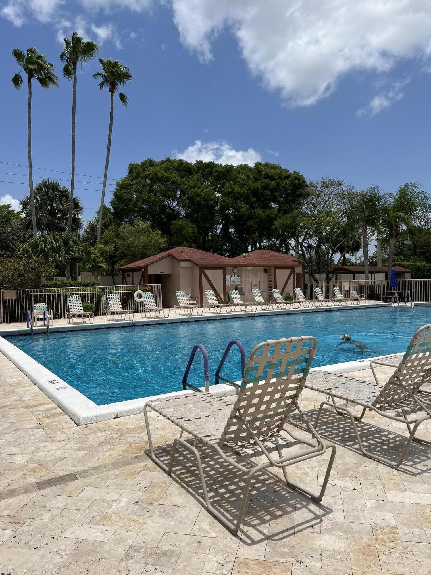 HUNTINGTON LAKES SEC FOUR CONDOS - Residential