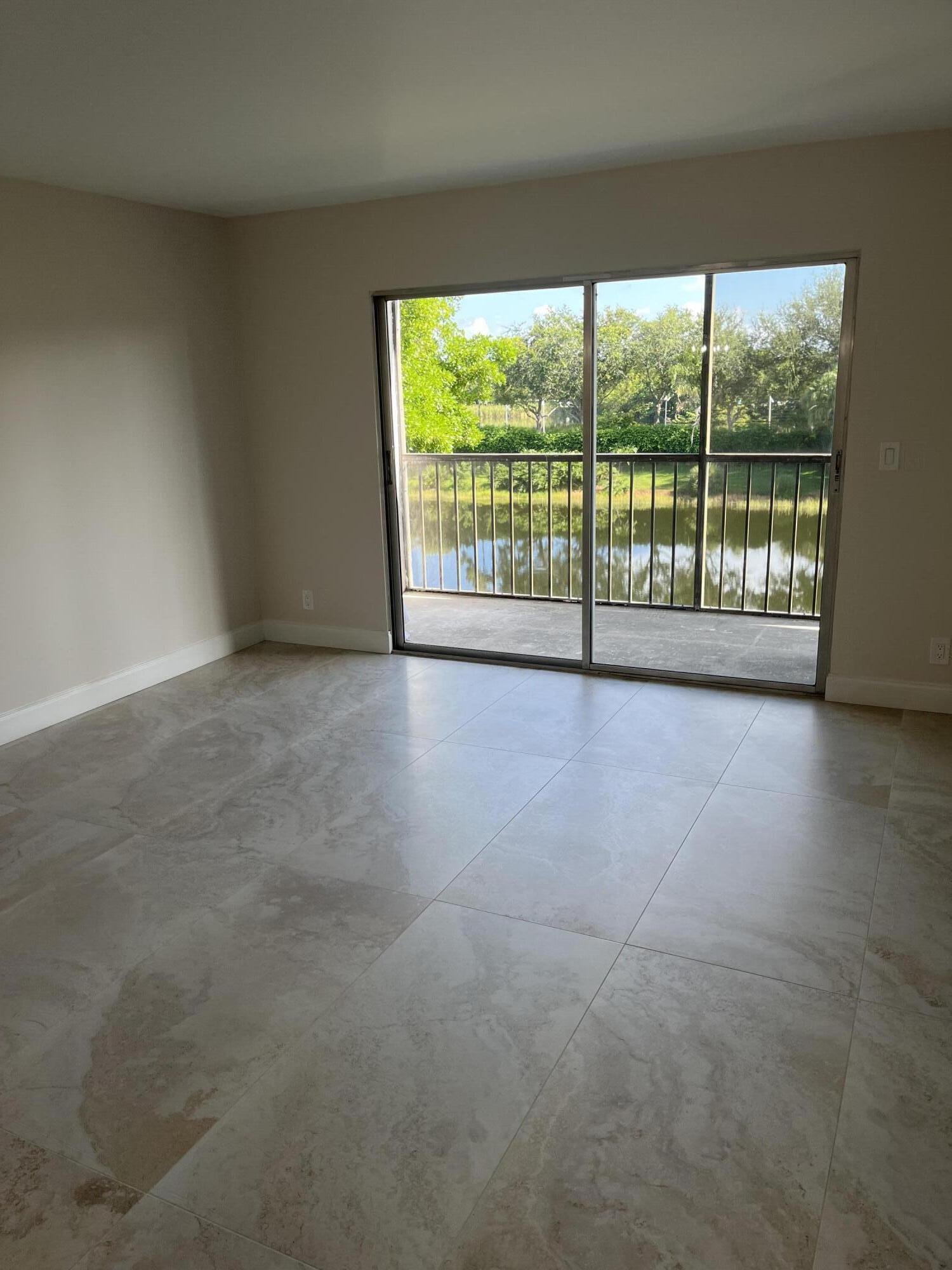 HUNTINGTON LAKES SEC FOUR CONDOS - Residential