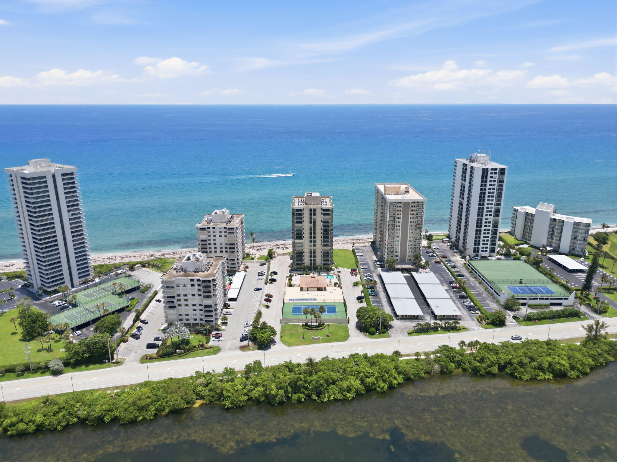 SEAGRAPE CONDO - Residential