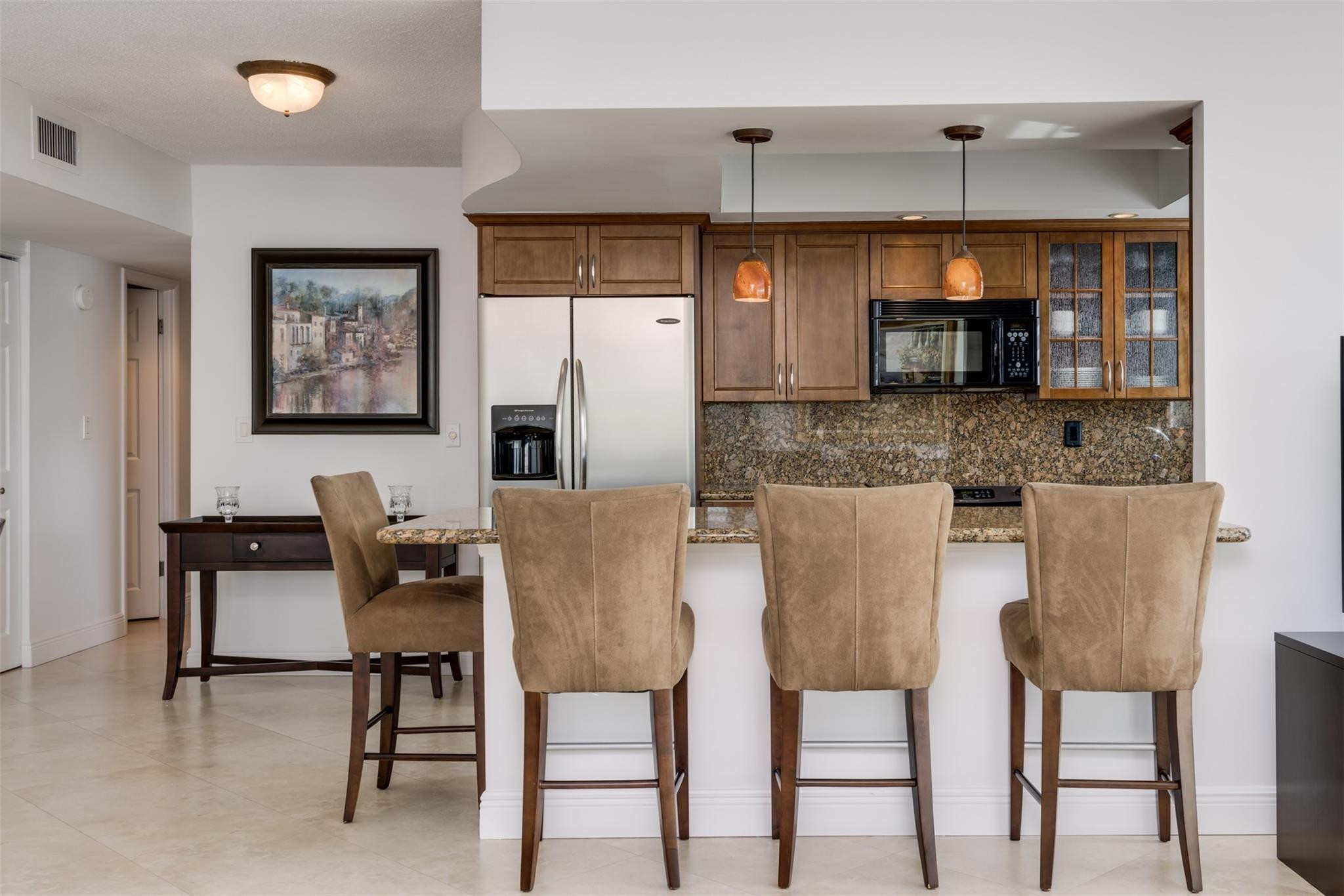 COUNTRY CLUB TOWERS CONDO - Residential Lease