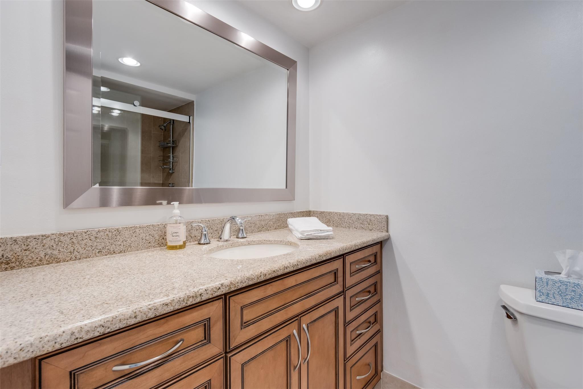 COUNTRY CLUB TOWERS CONDO - Residential Lease