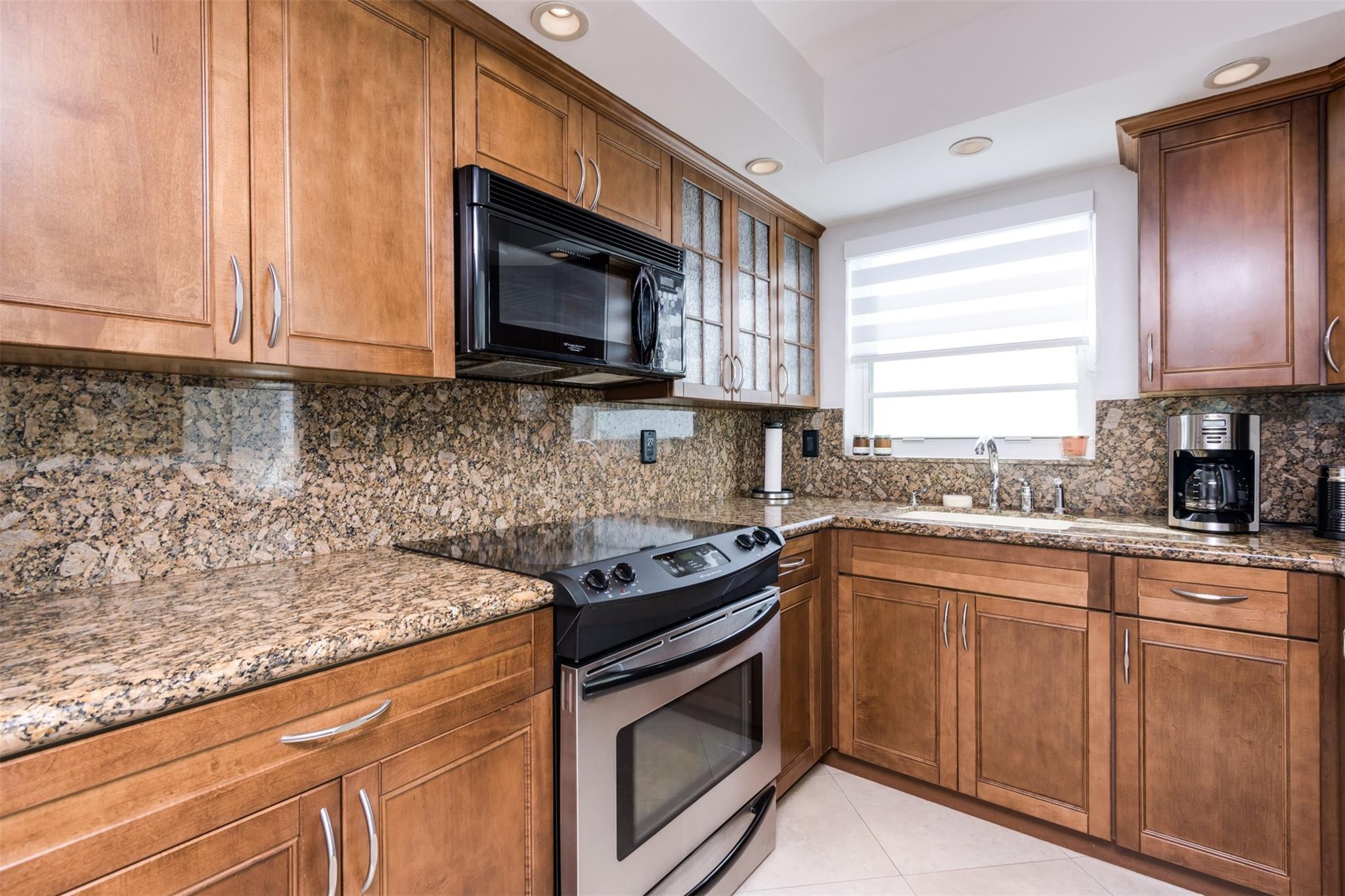 COUNTRY CLUB TOWERS CONDO - Residential Lease