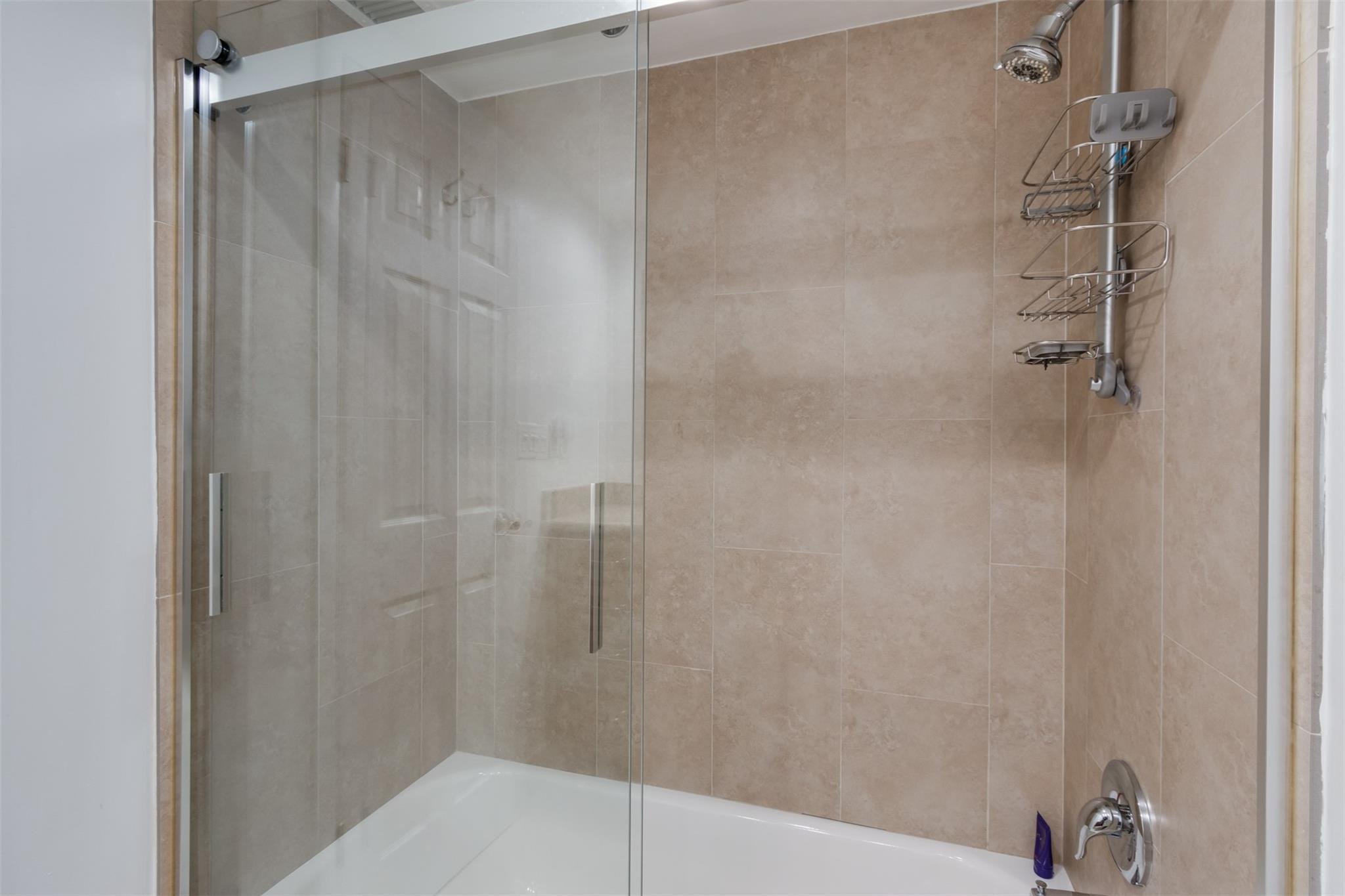 COUNTRY CLUB TOWERS CONDO - Residential Lease