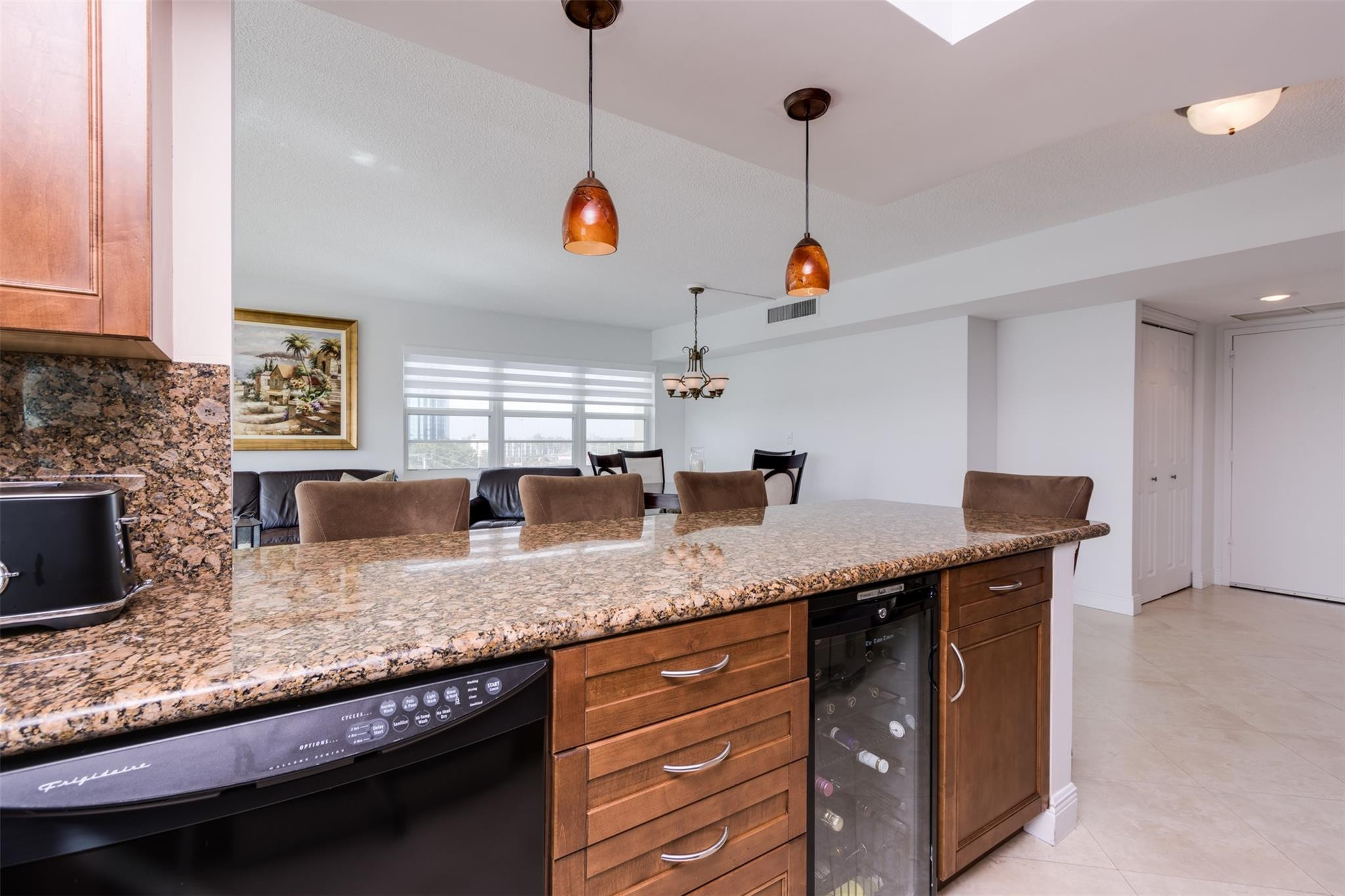 COUNTRY CLUB TOWERS CONDO - Residential Lease