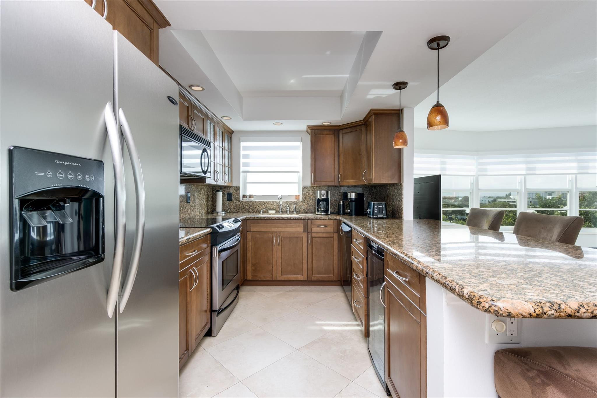 COUNTRY CLUB TOWERS CONDO - Residential Lease