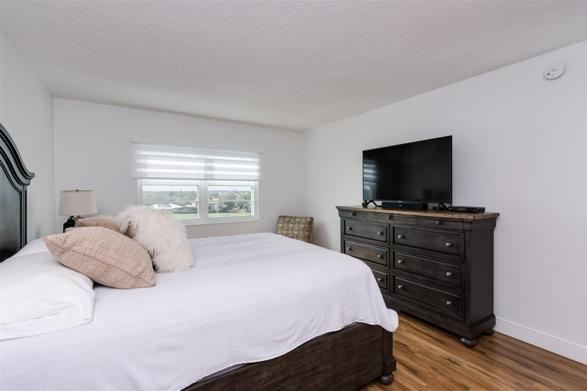 COUNTRY CLUB TOWERS CONDO - Residential Lease