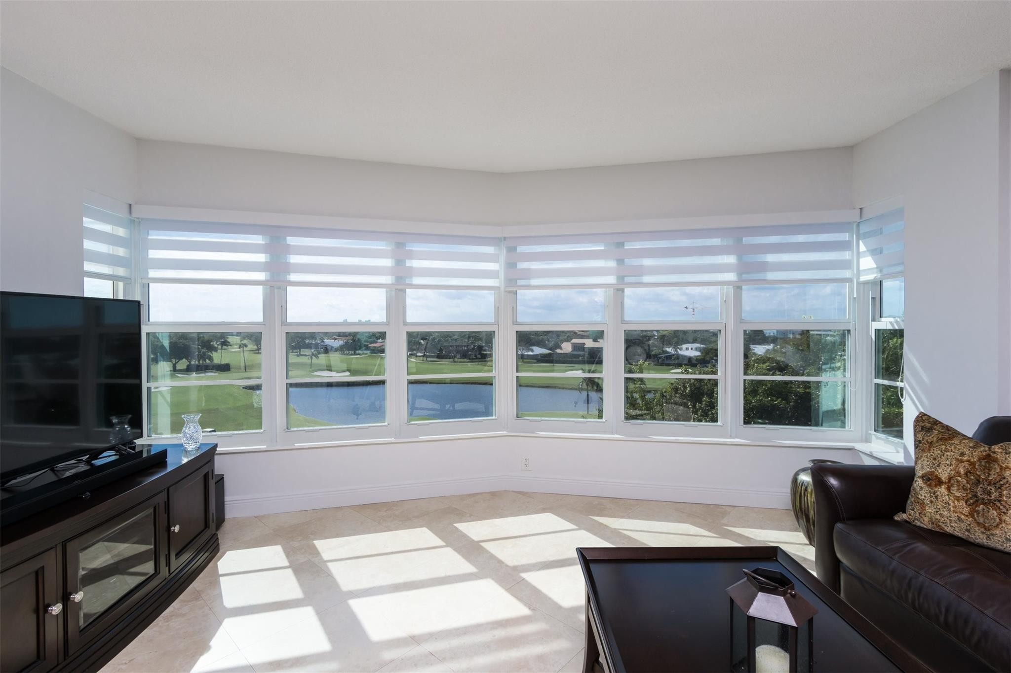 COUNTRY CLUB TOWERS CONDO - Residential Lease
