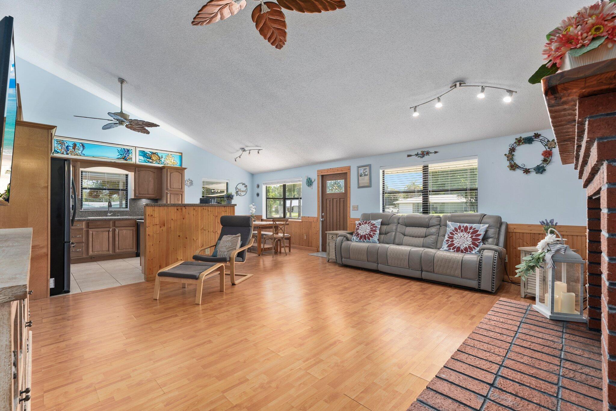 MARAVILLA HEIGHTS SUBDIVISION - Residential