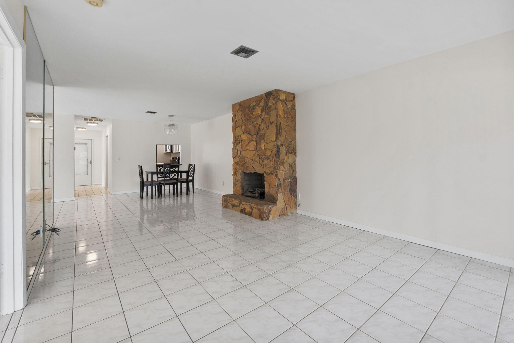 THE GROVE CONDOMINIUM SECTION 1 - Residential