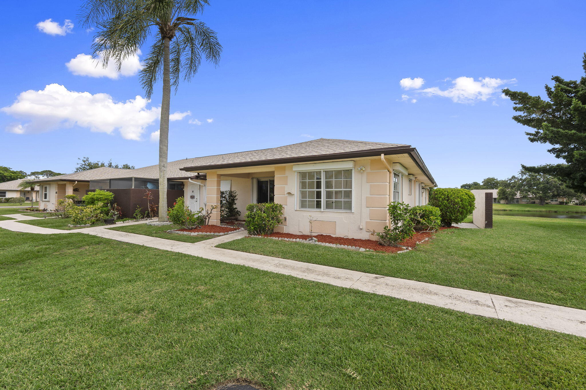 THE GROVE CONDOMINIUM SECTION 1 - Residential