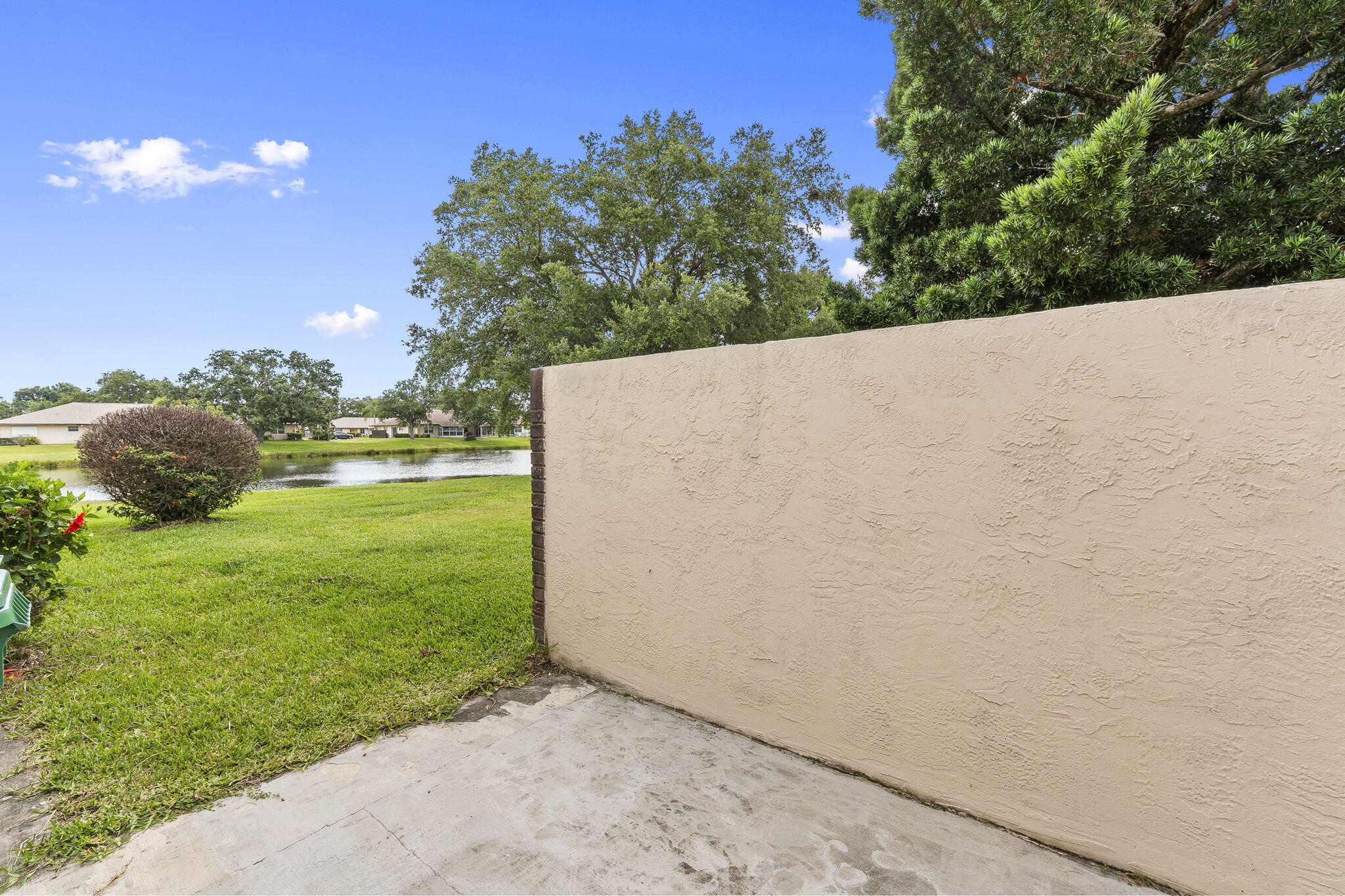 THE GROVE CONDOMINIUM SECTION 1 - Residential