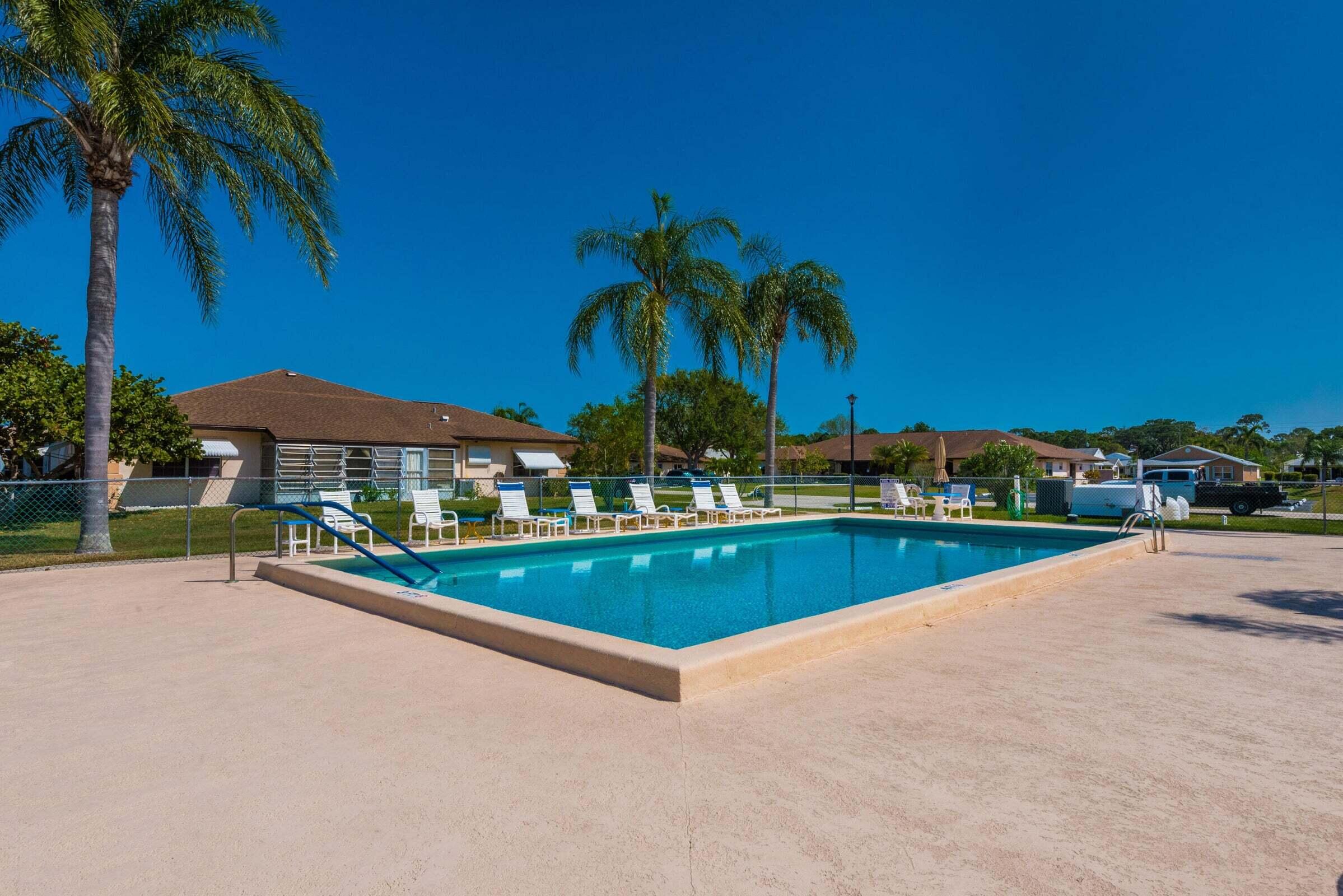 THE GROVE CONDOMINIUM SECTION 1 - Residential