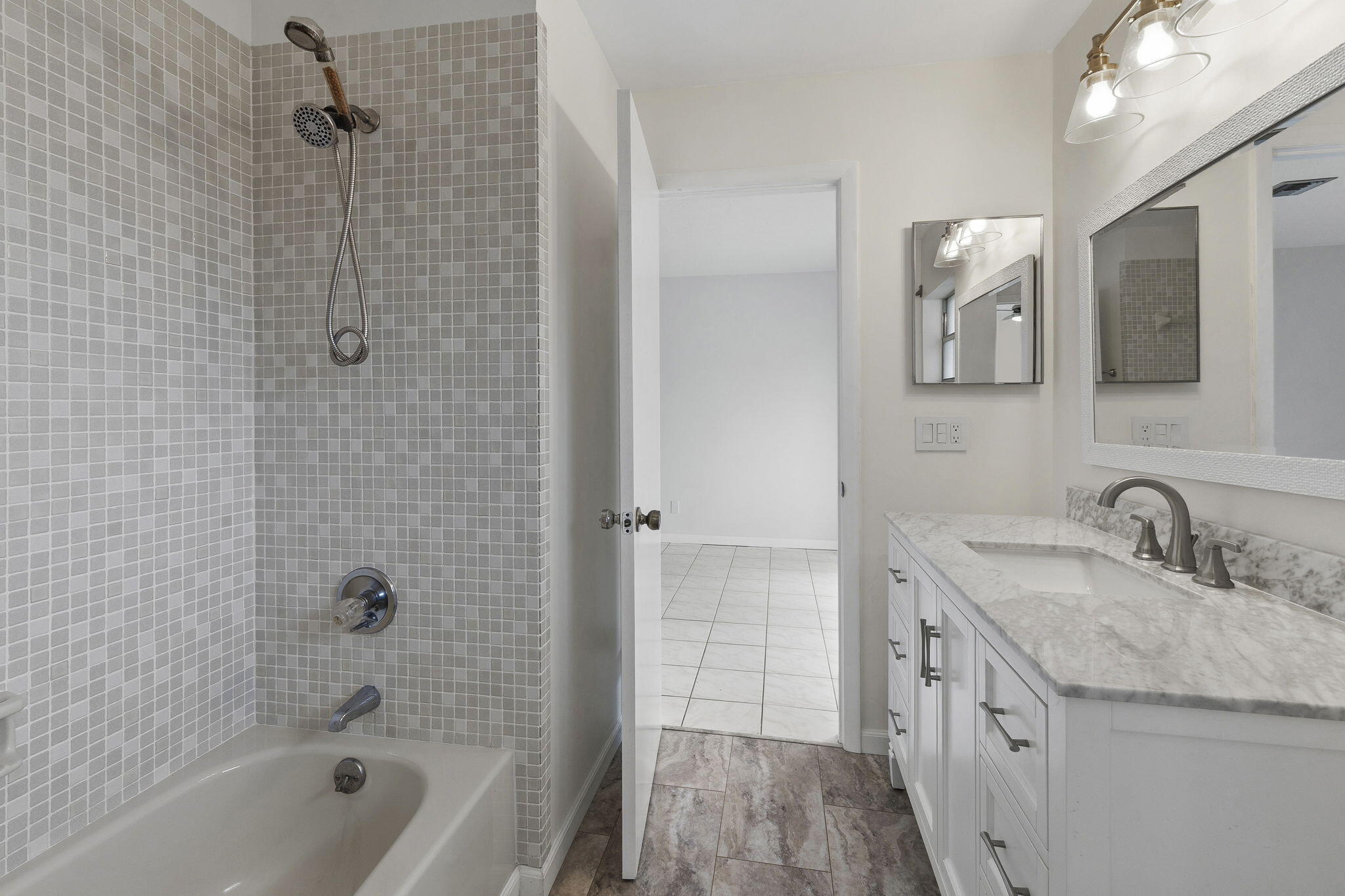 THE GROVE CONDOMINIUM SECTION 1 - Residential