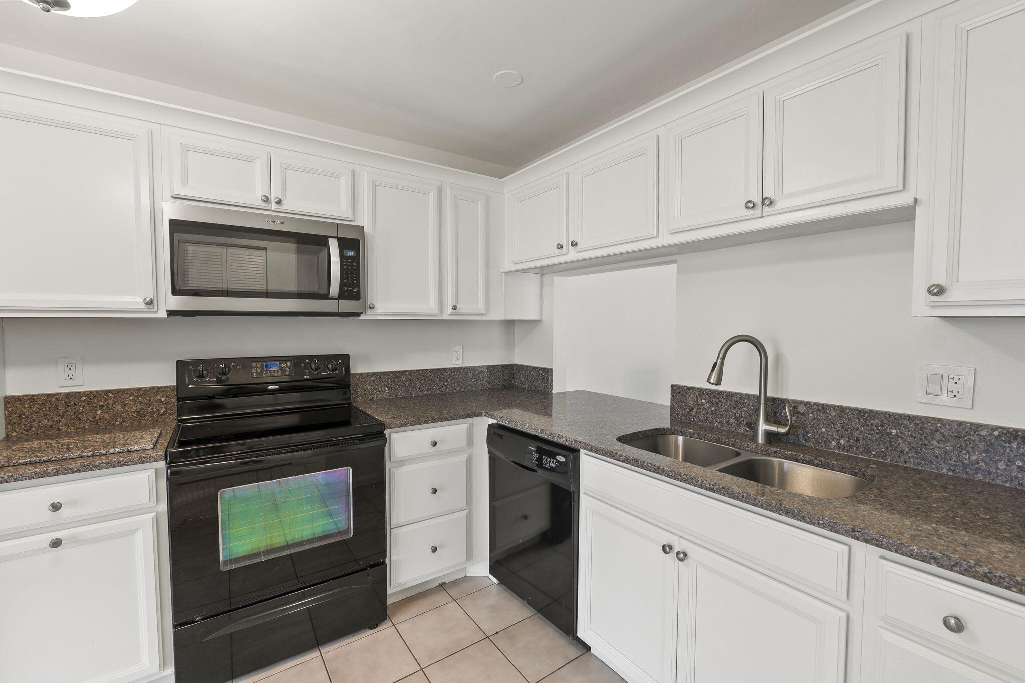 THE GROVE CONDOMINIUM SECTION 1 - Residential