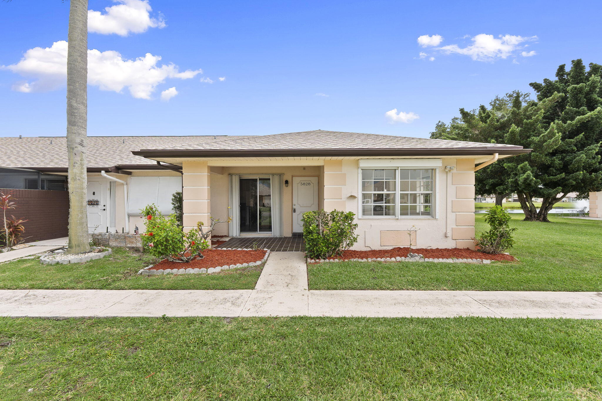 THE GROVE CONDOMINIUM SECTION 1 - Residential