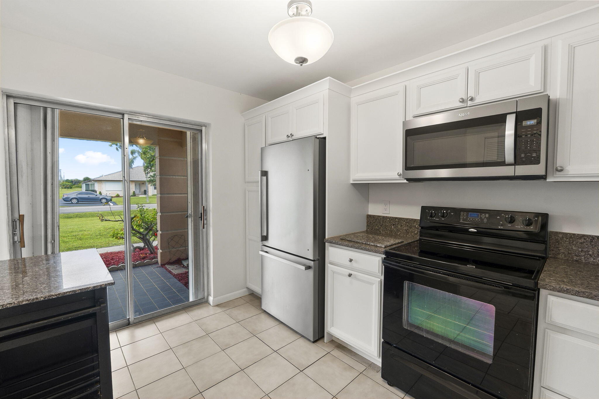 THE GROVE CONDOMINIUM SECTION 1 - Residential