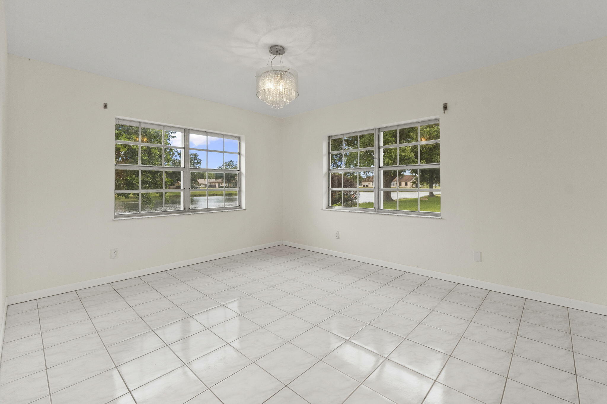 THE GROVE CONDOMINIUM SECTION 1 - Residential