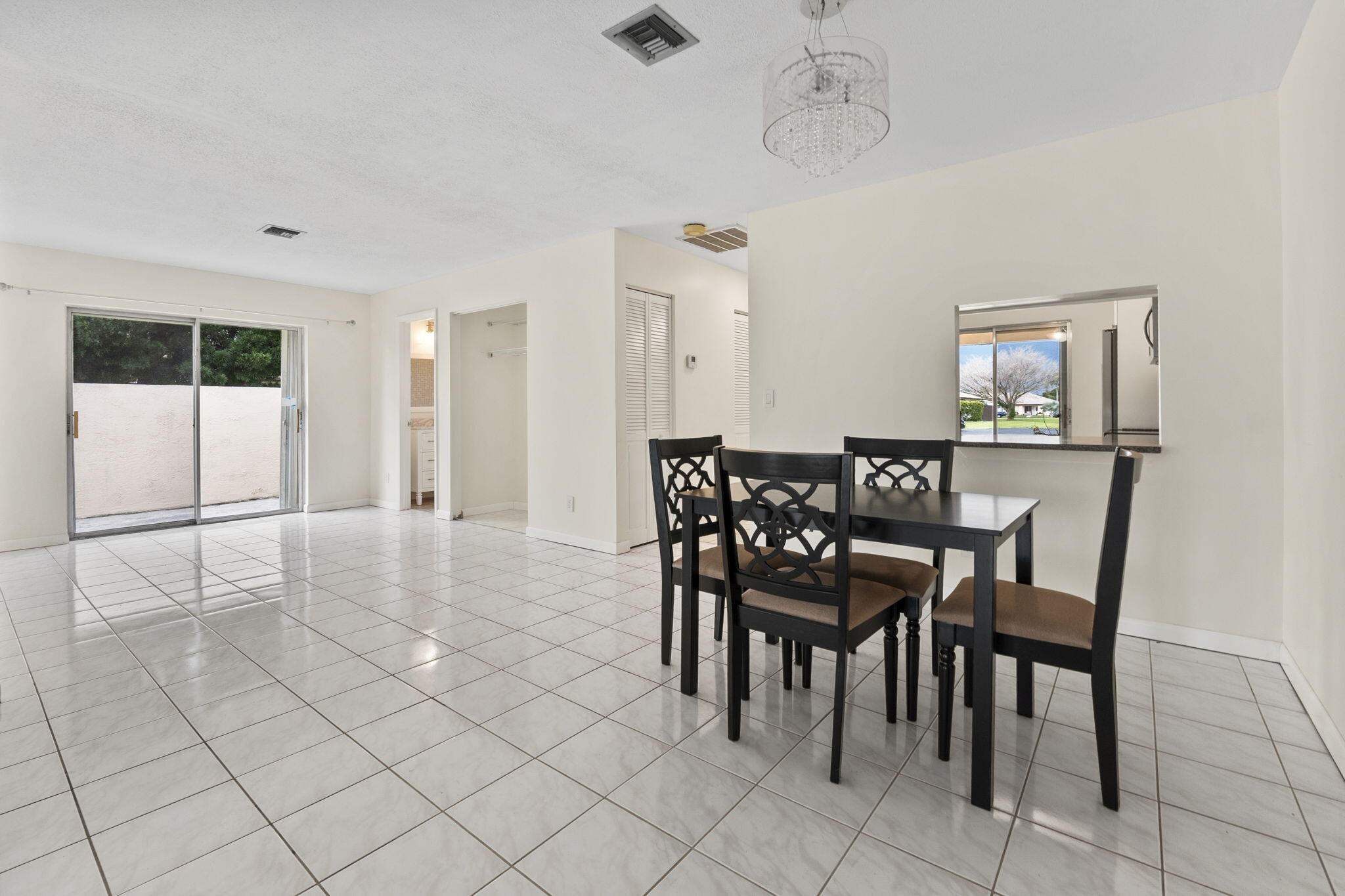 THE GROVE CONDOMINIUM SECTION 1 - Residential