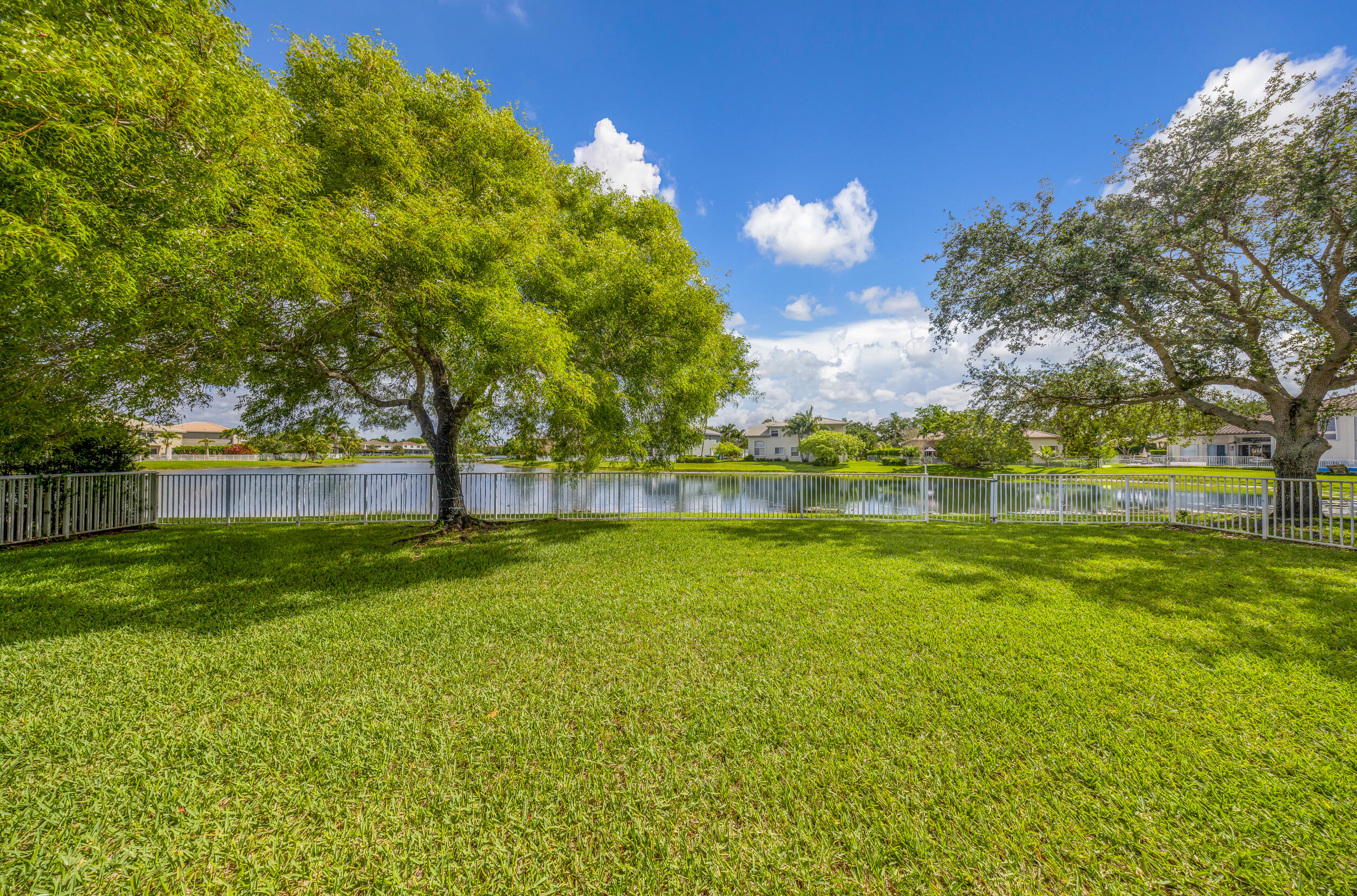 PEMBROKE ISLES 1 - Residential
