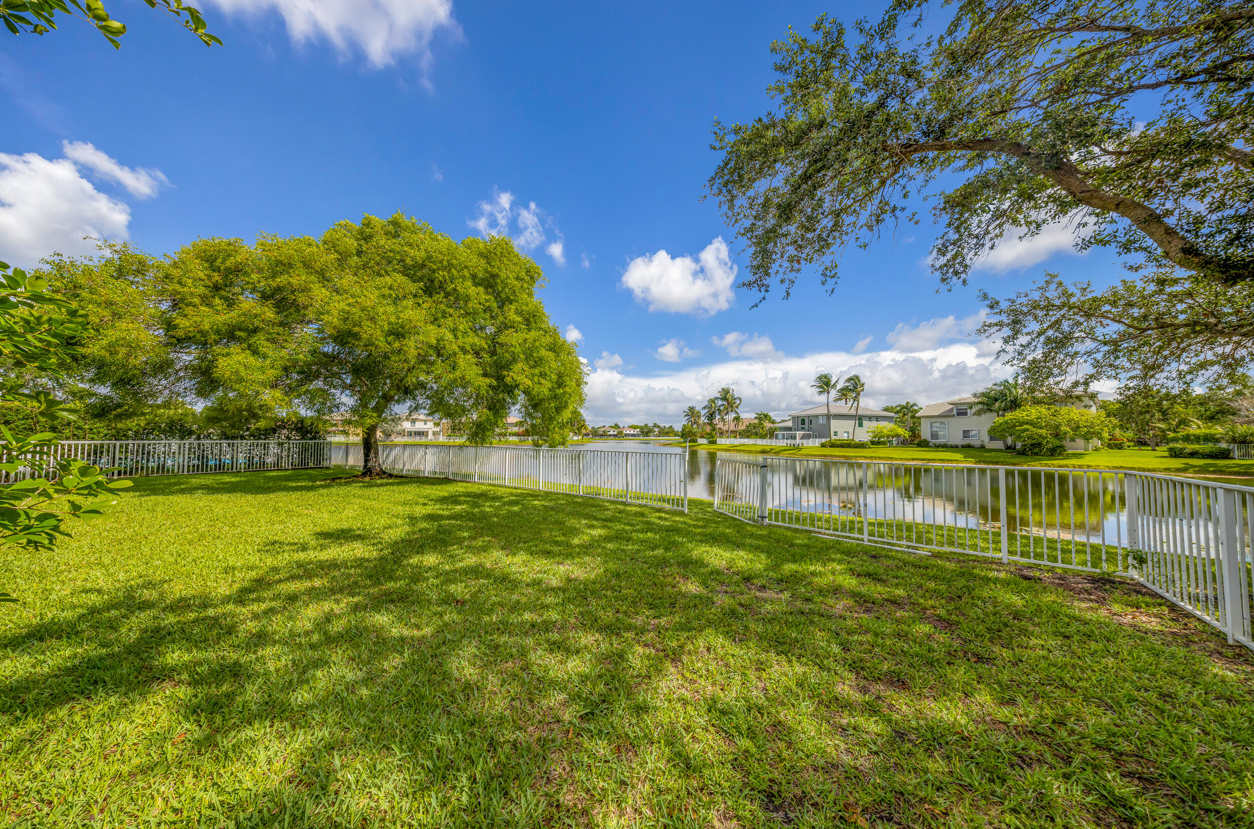 PEMBROKE ISLES 1 - Residential