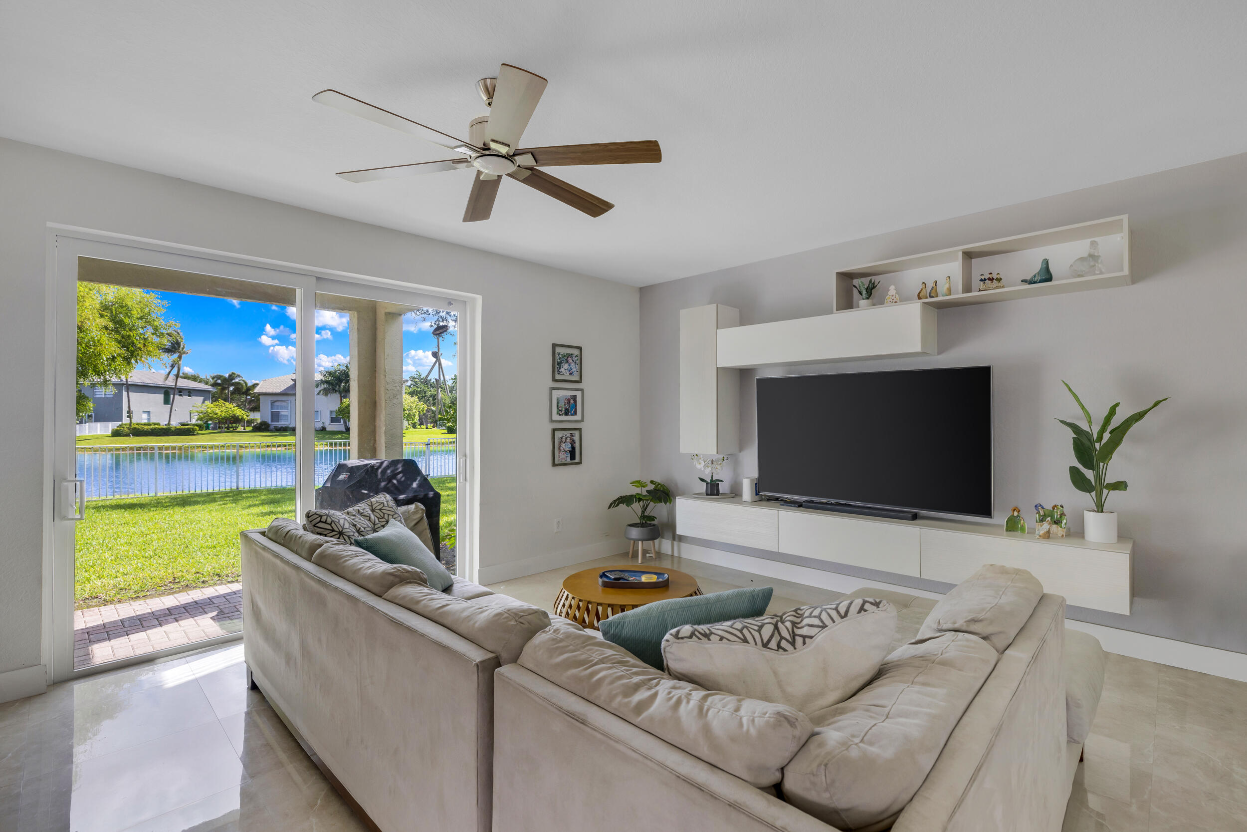 PEMBROKE ISLES 1 - Residential