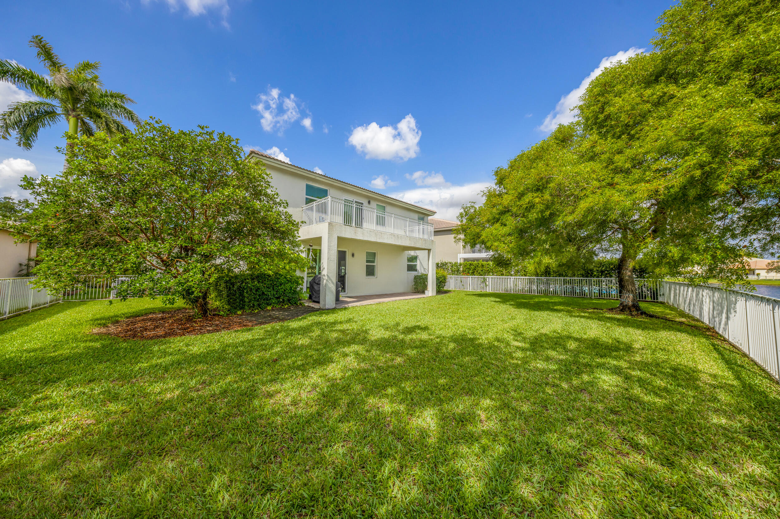PEMBROKE ISLES 1 - Residential