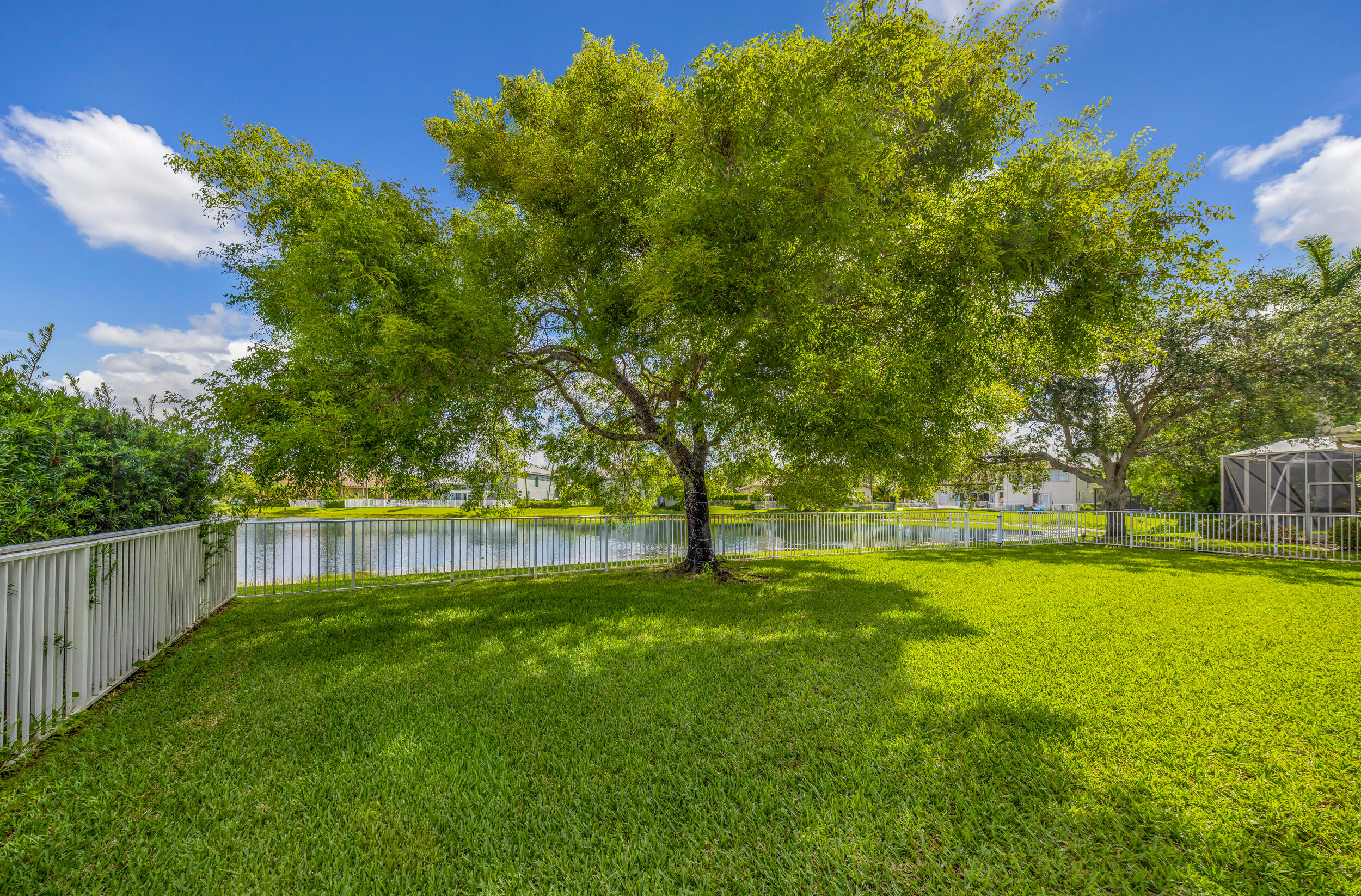 PEMBROKE ISLES 1 - Residential