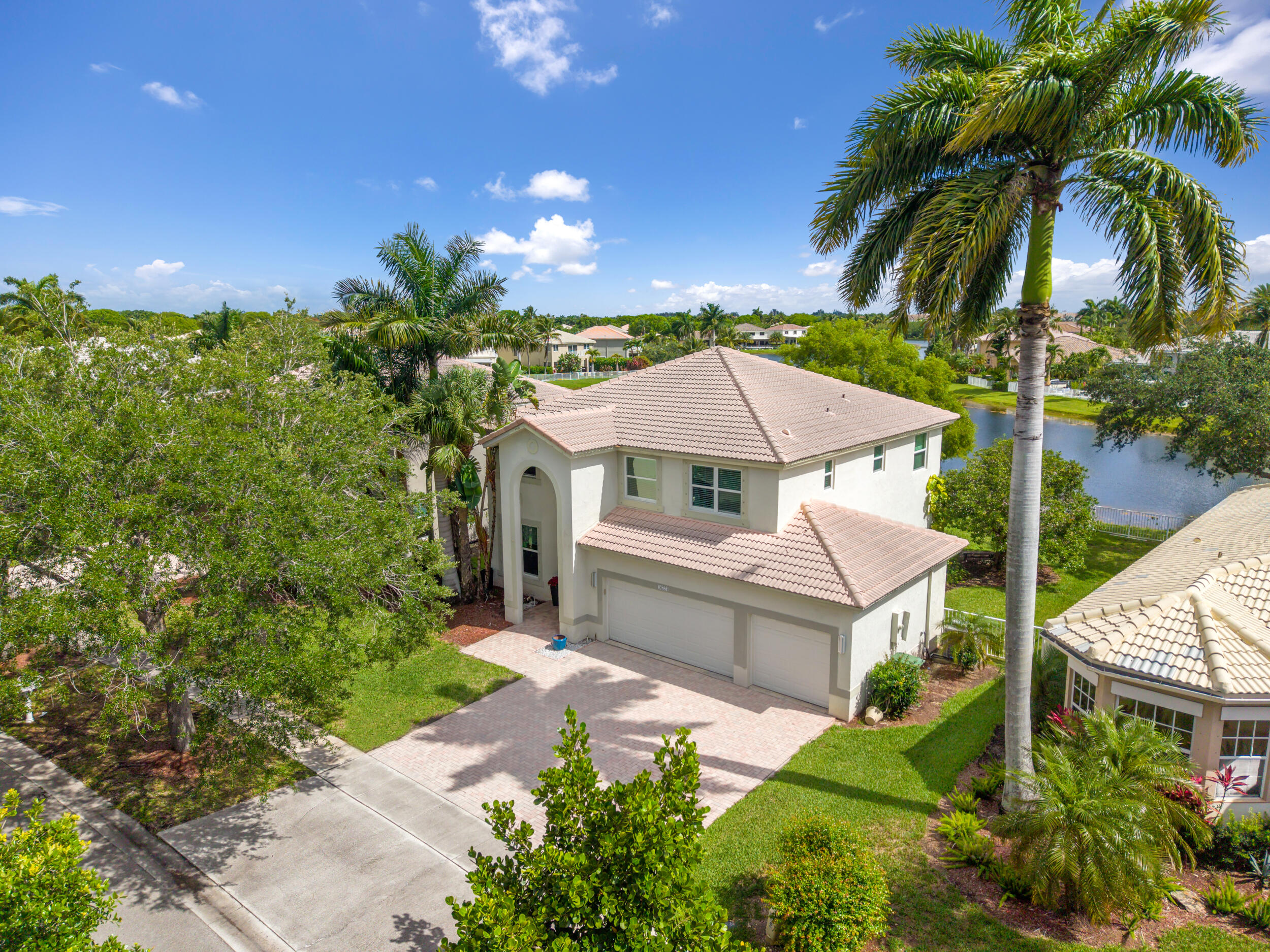 PEMBROKE ISLES 1 - Residential
