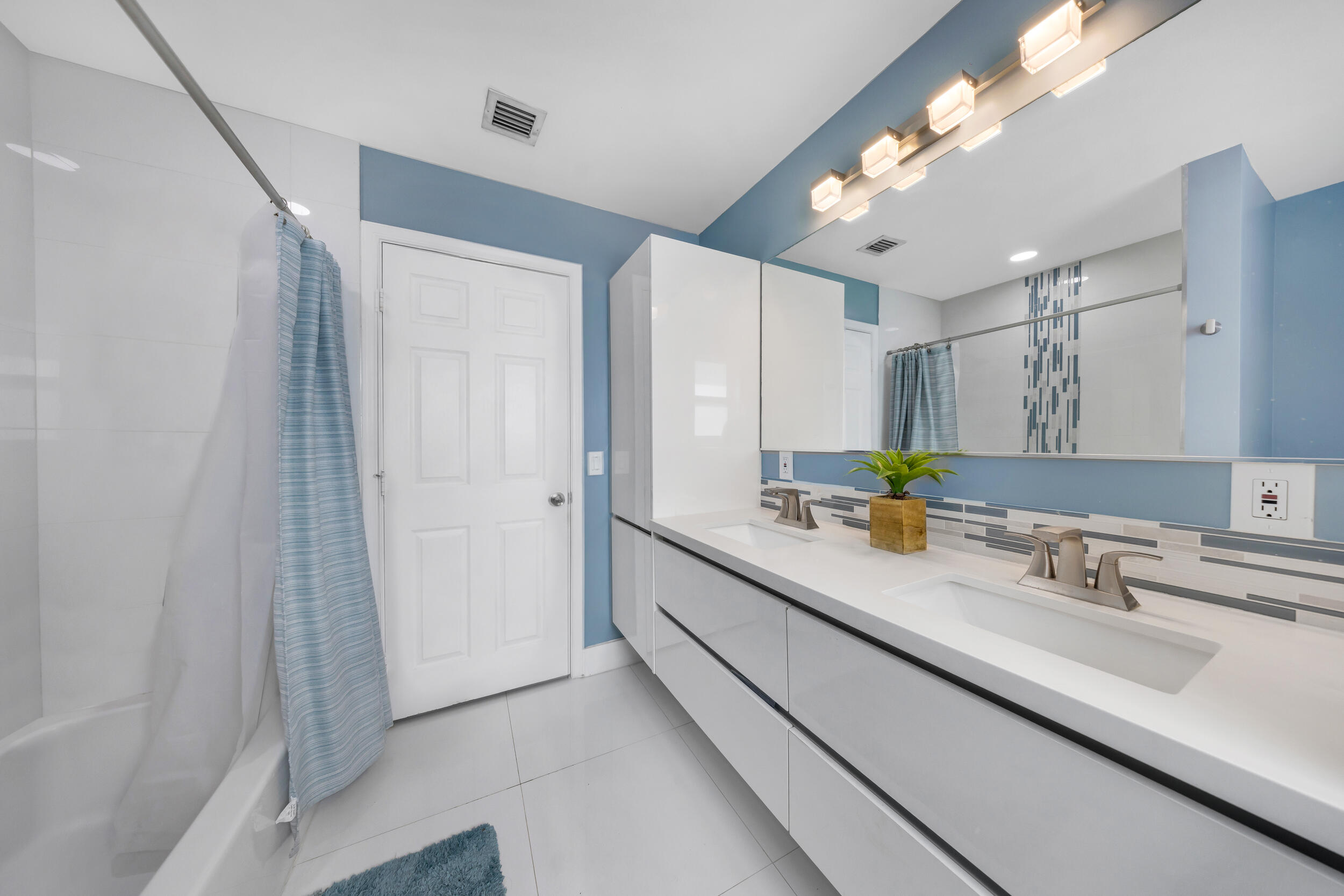 PEMBROKE ISLES 1 - Residential