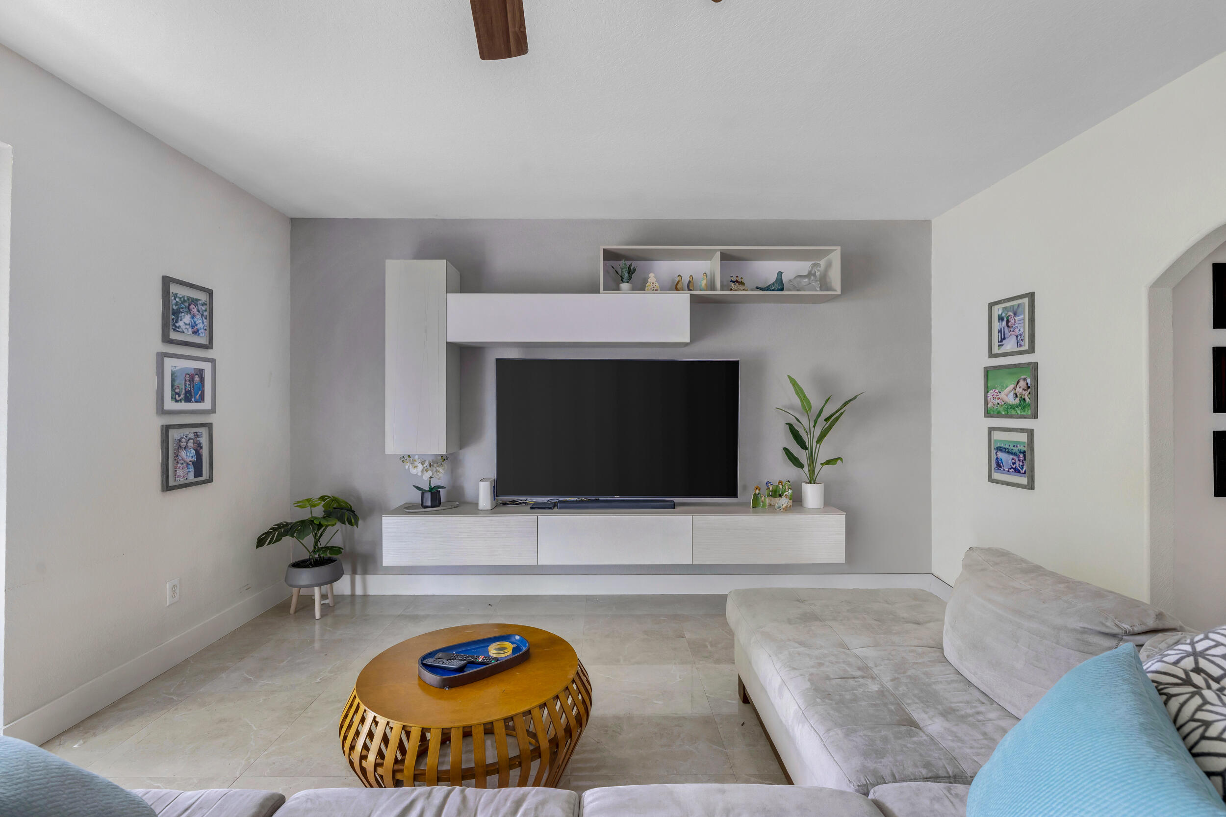 PEMBROKE ISLES 1 - Residential