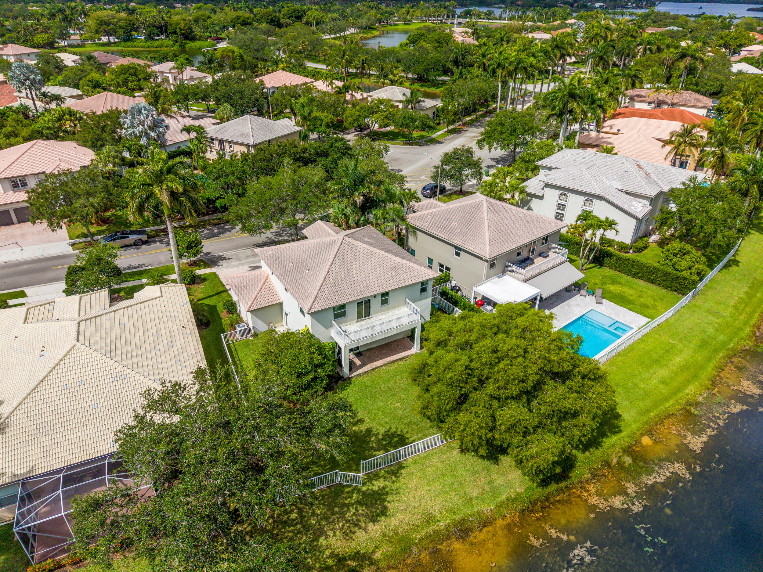 PEMBROKE ISLES 1 - Residential