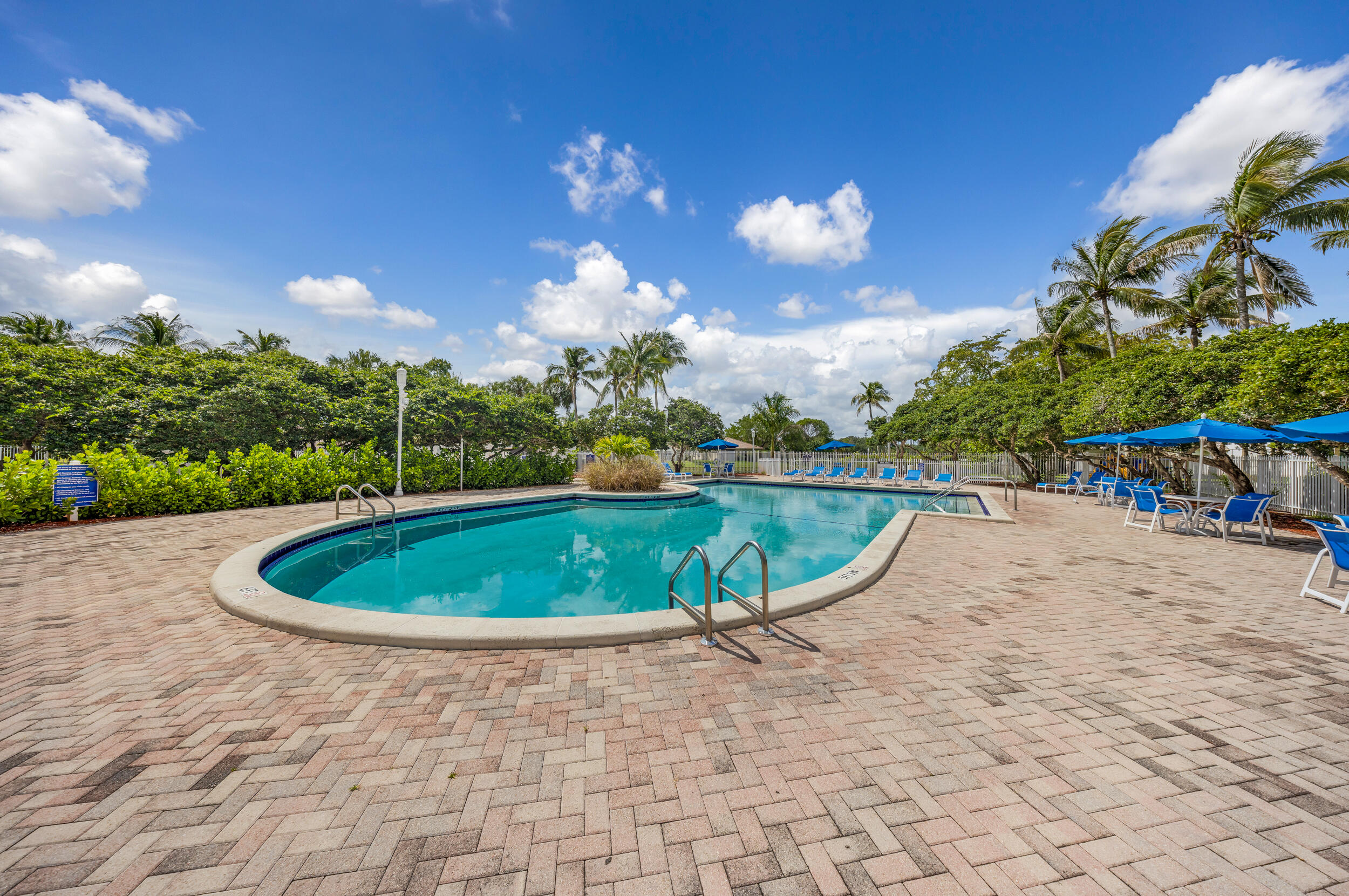 PEMBROKE ISLES 1 - Residential