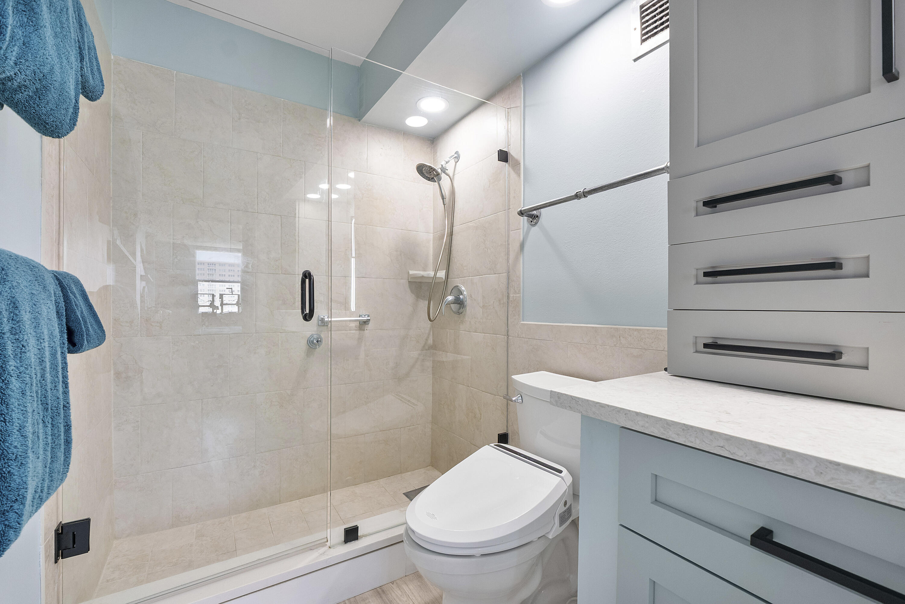 JAMAICA HOUSE CONDOMINIUM - Residential