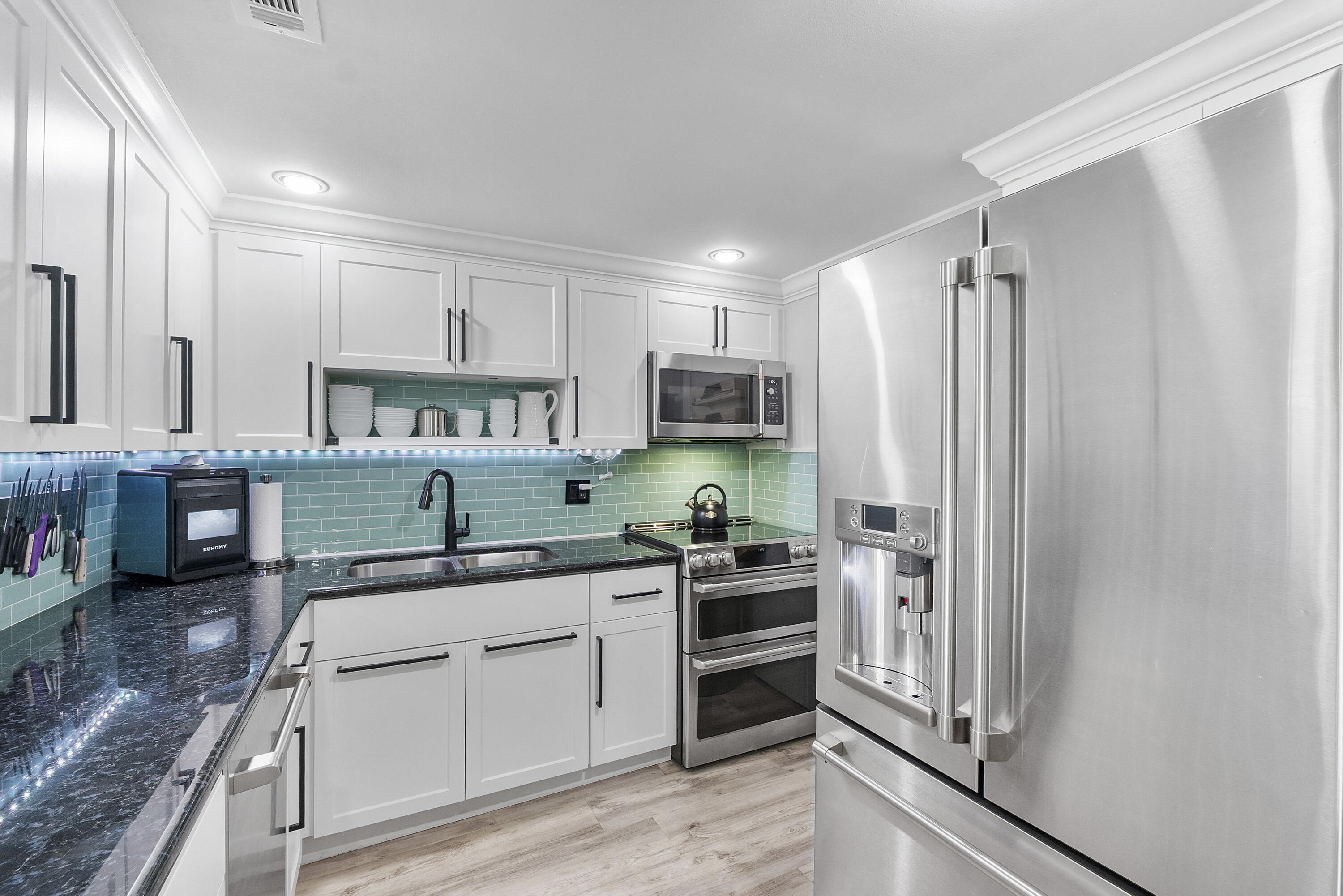JAMAICA HOUSE CONDOMINIUM - Residential