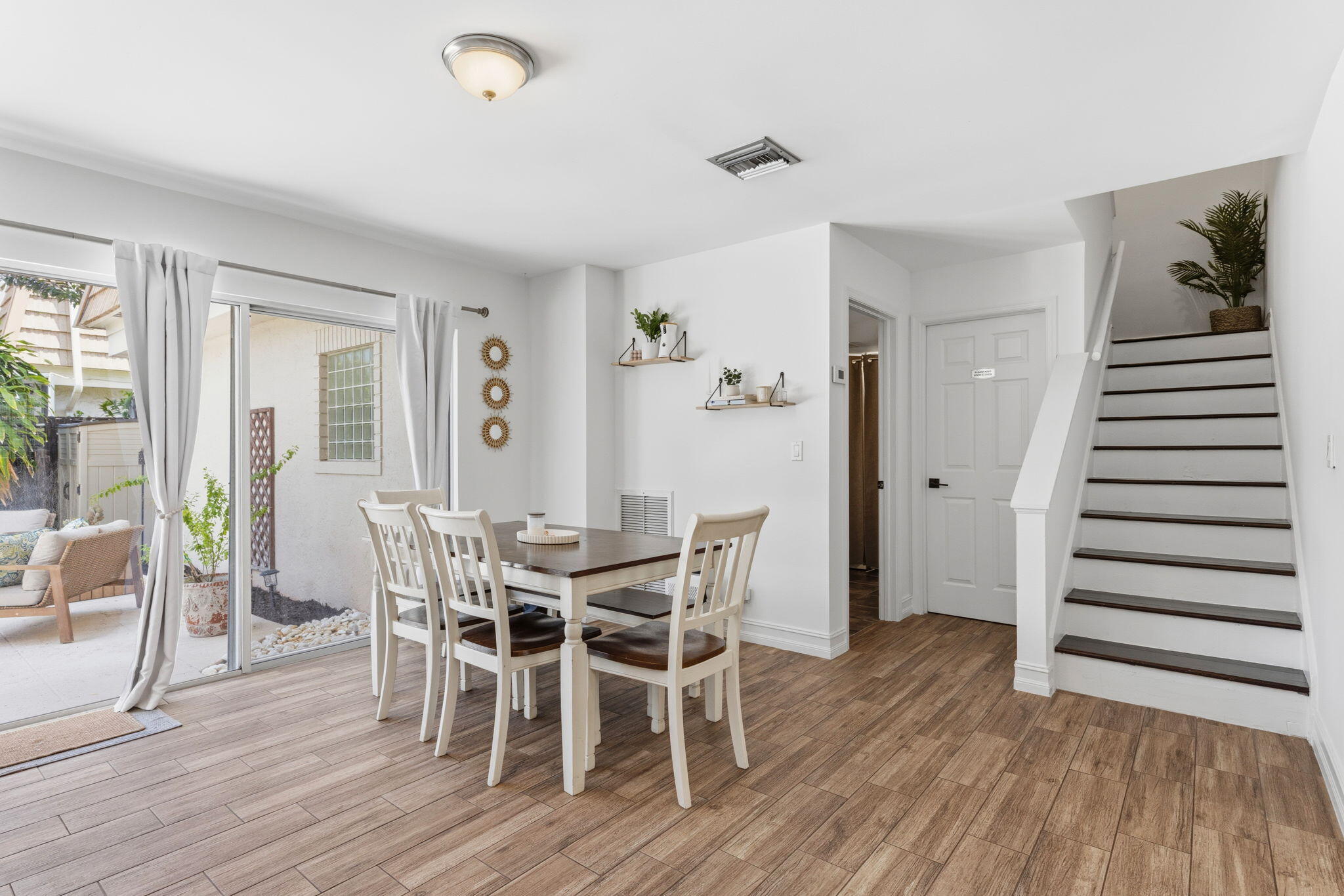 WINCHESTER COURT - Residential