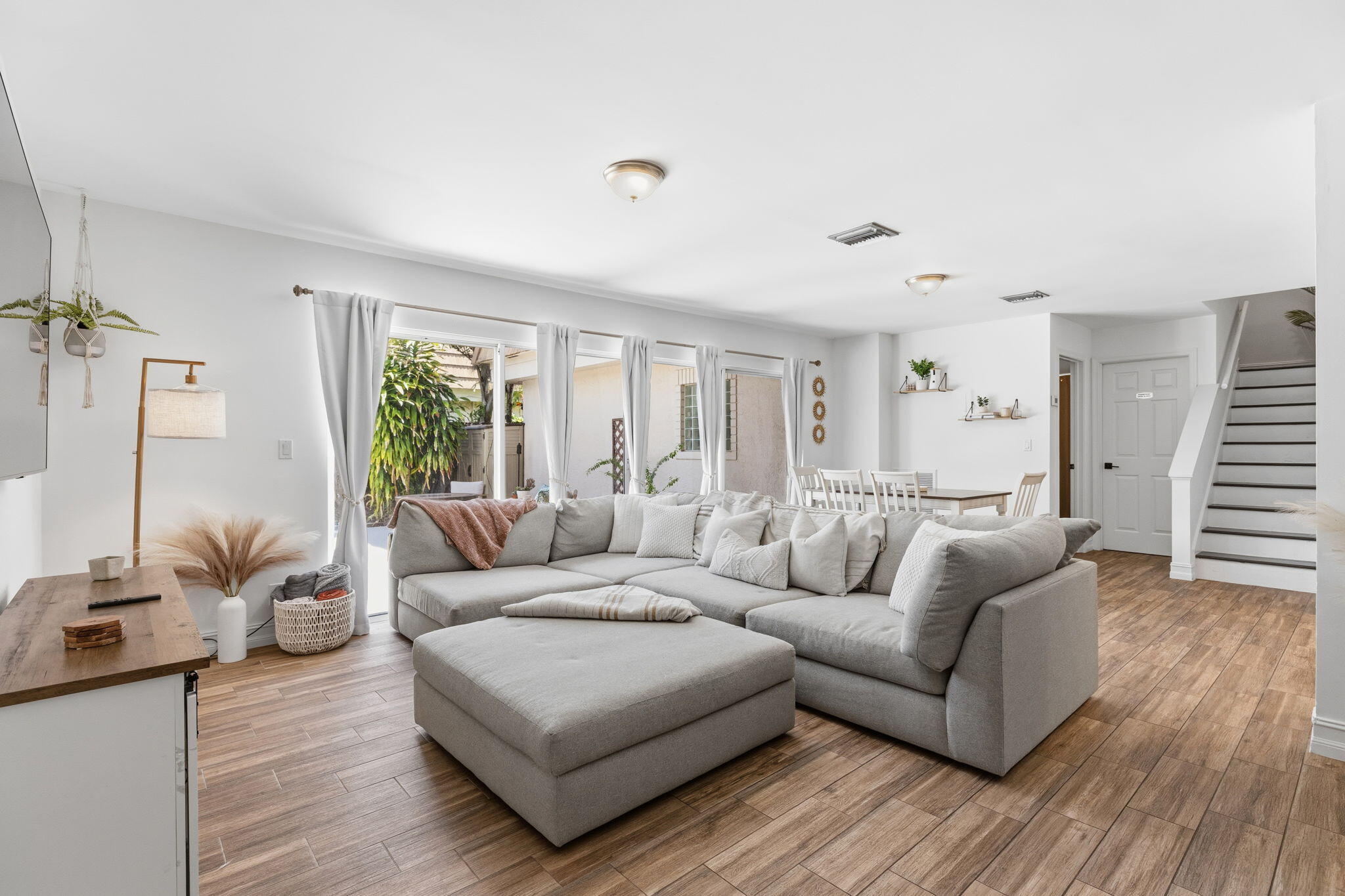 WINCHESTER COURT - Residential