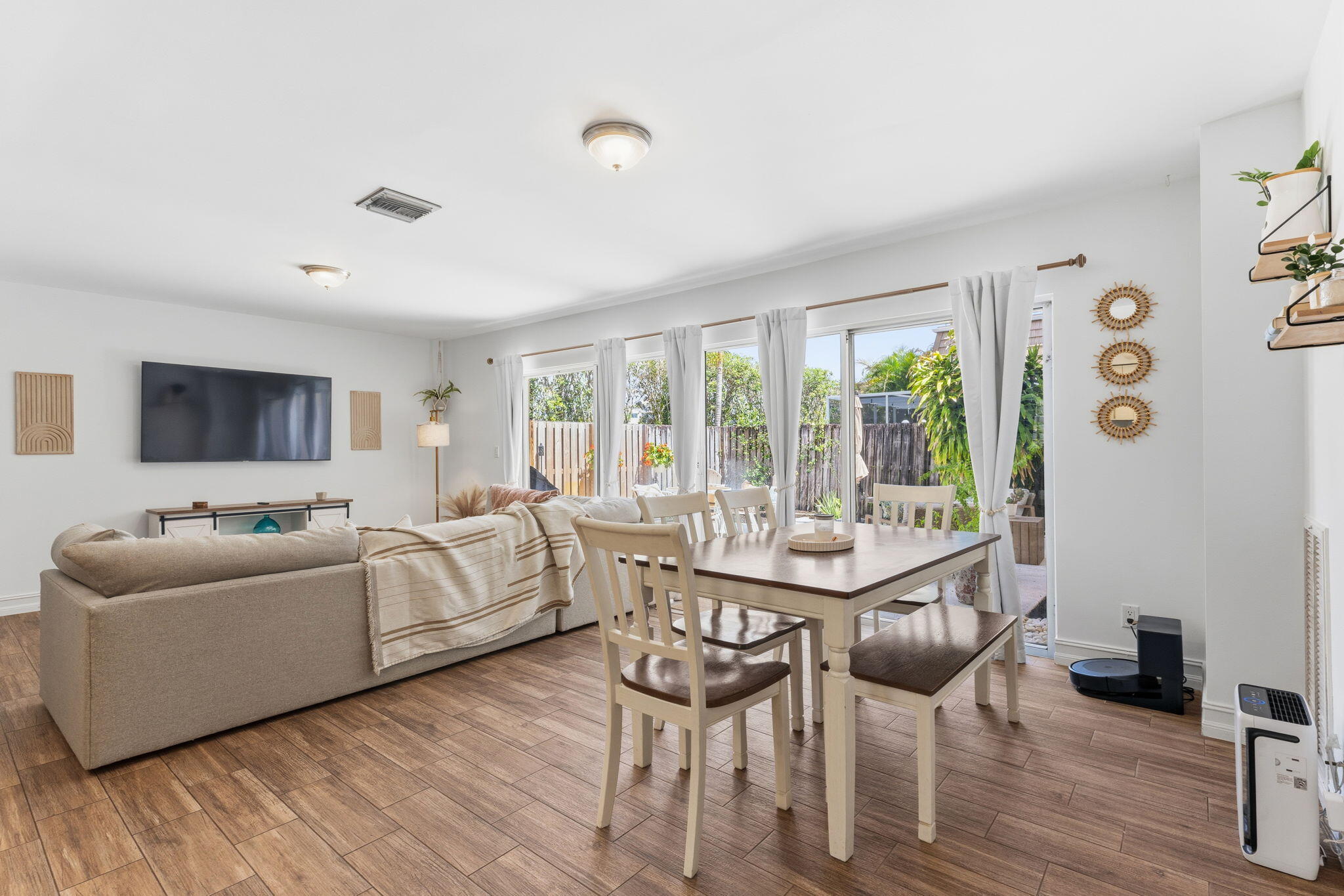 WINCHESTER COURT - Residential