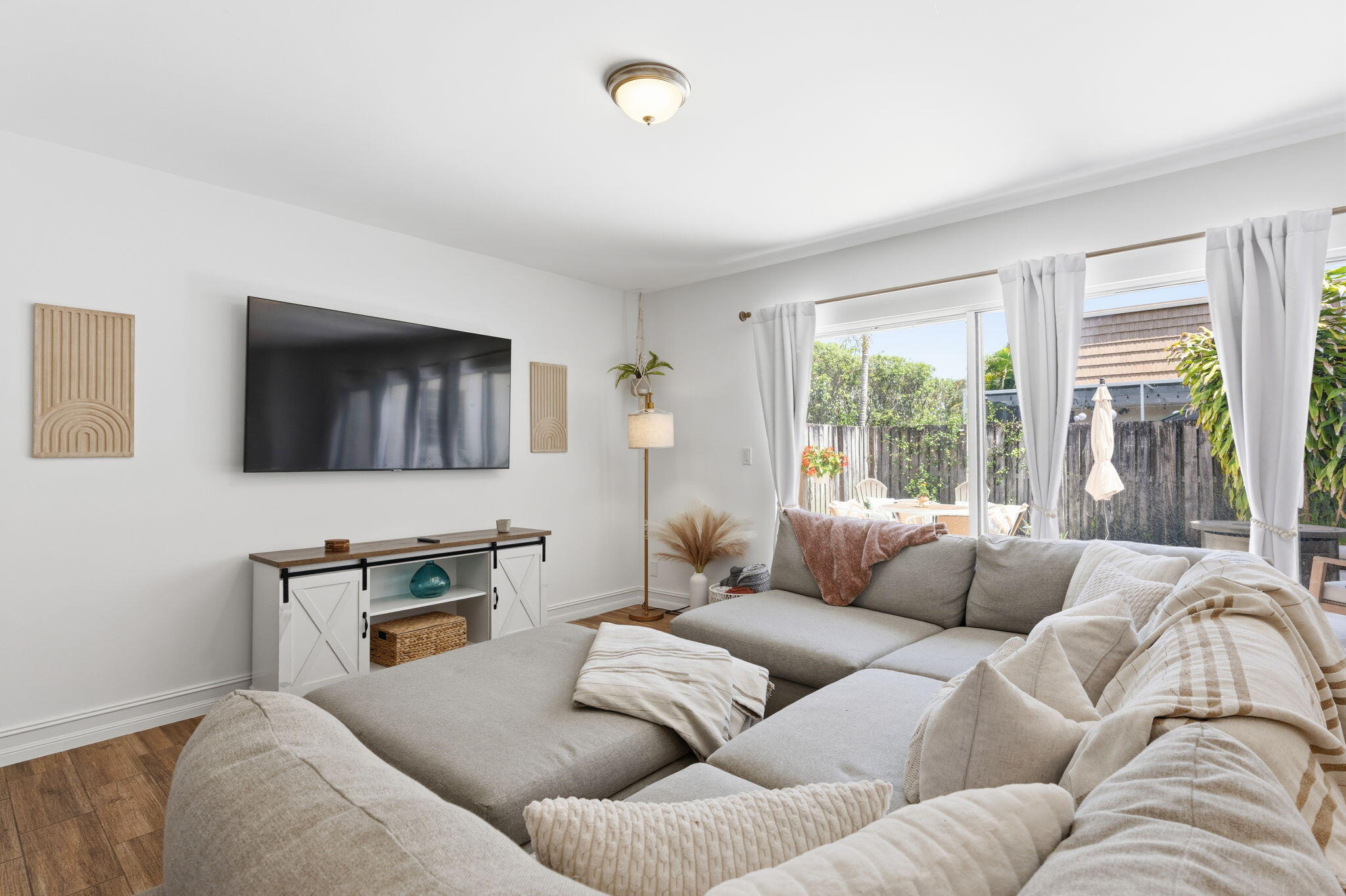 WINCHESTER COURT - Residential