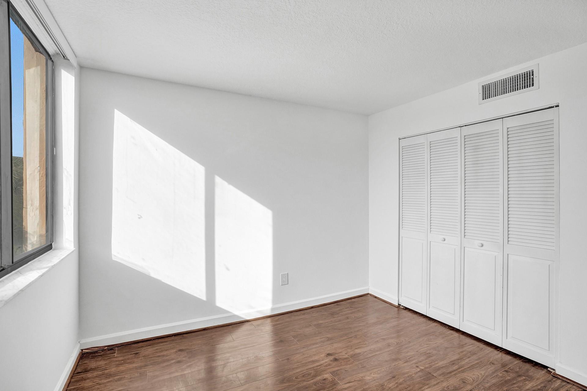 LAVERS DELRAY RACQUET CLU - Residential