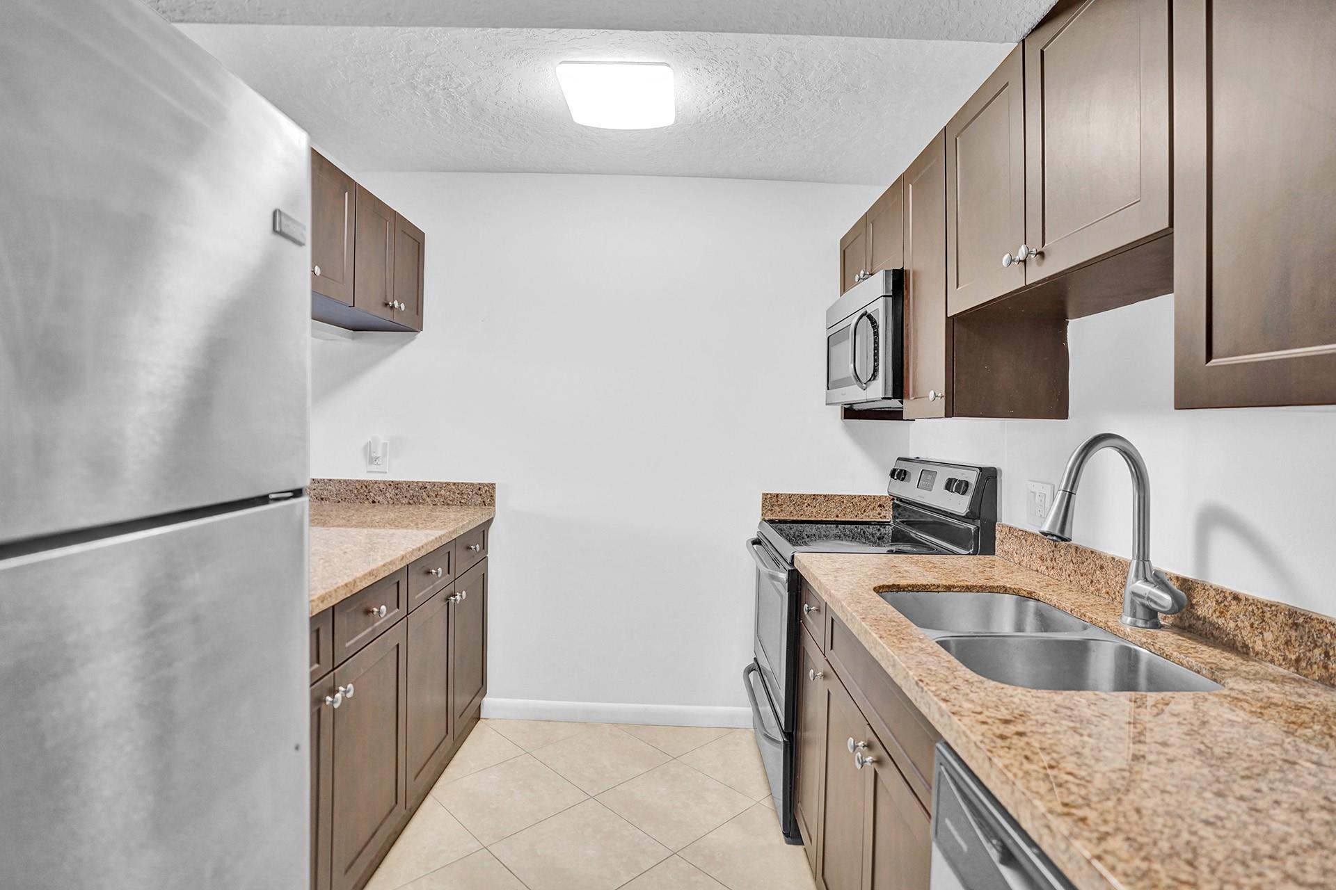 LAVERS DELRAY RACQUET CLU - Residential