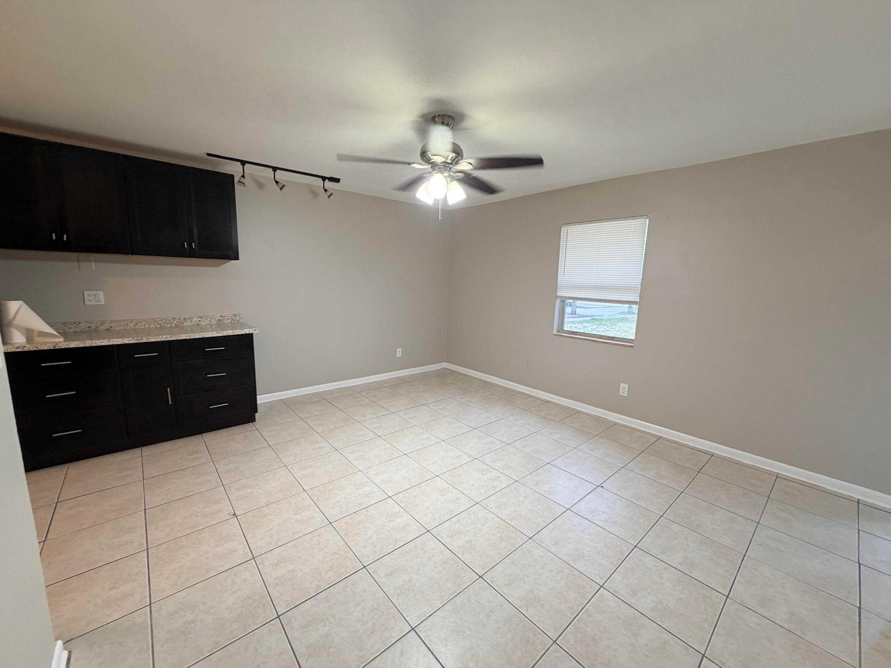 CLOWS - Residential Lease