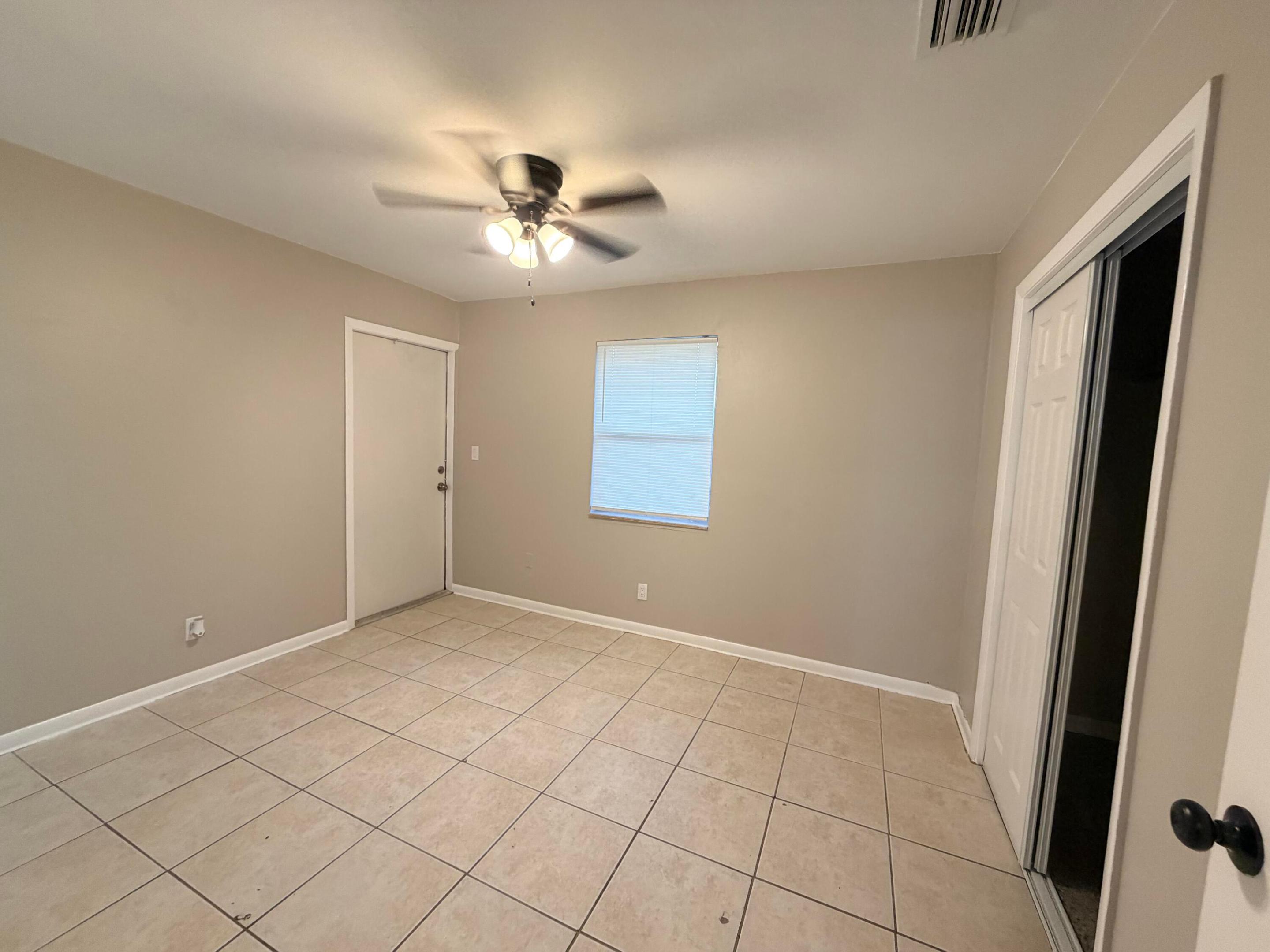 CLOWS - Residential Lease