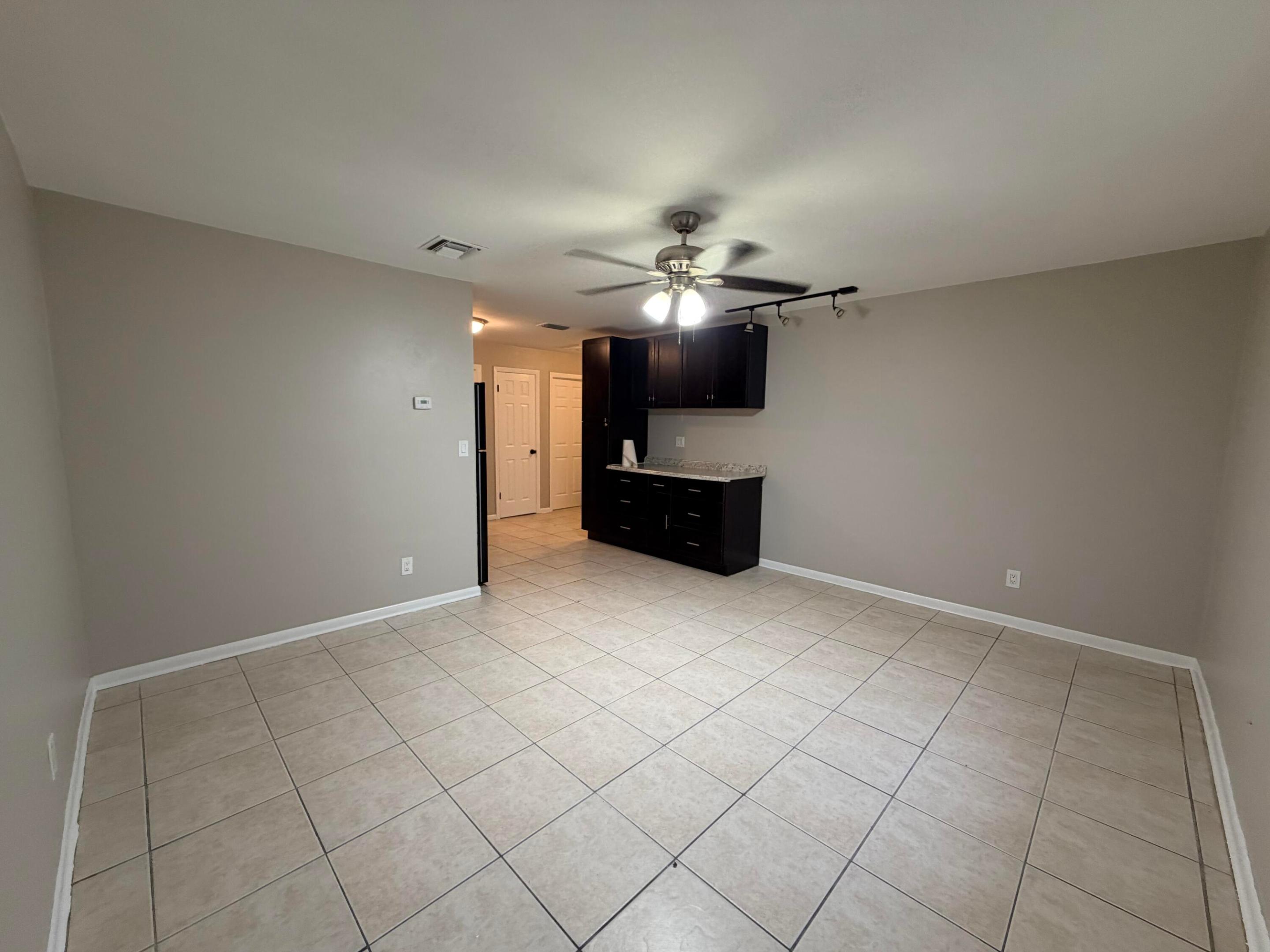 CLOWS - Residential Lease